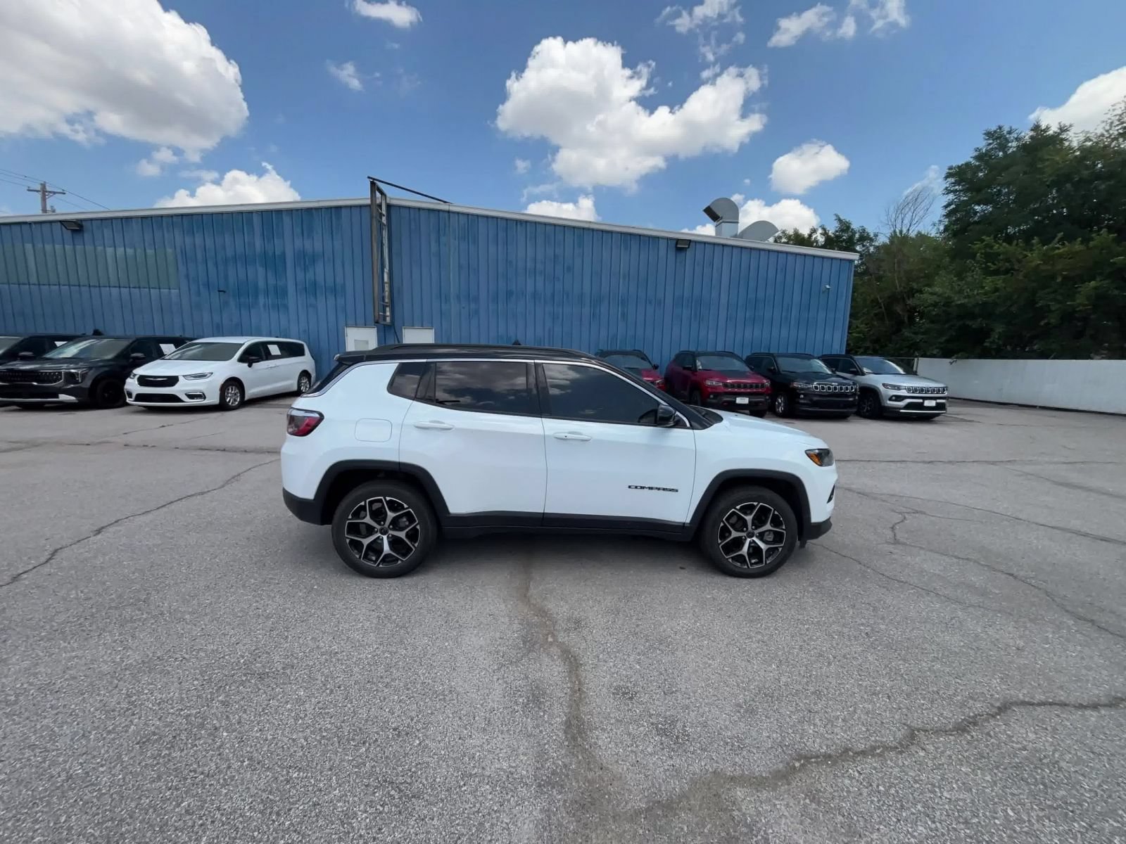 Thumbnail: 2025 Jeep Compass - 15