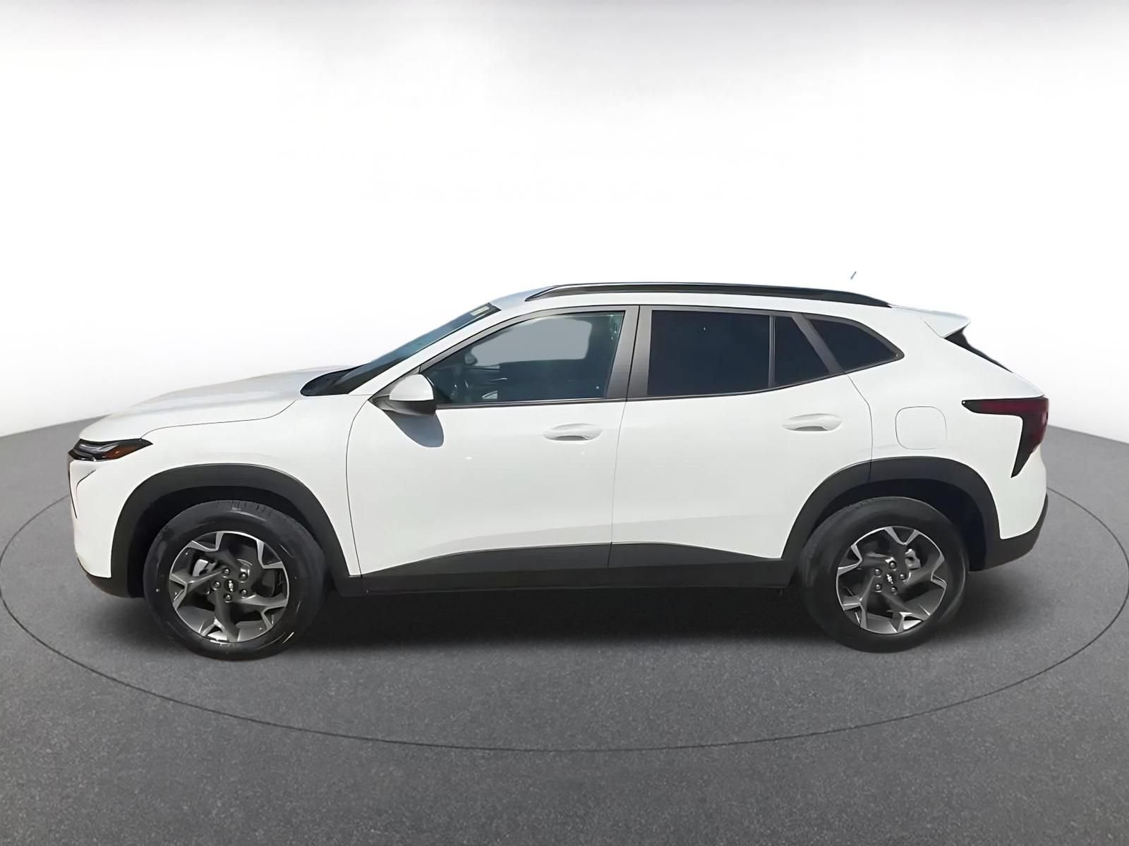 Thumbnail: 2025 Chevrolet Trax - 9