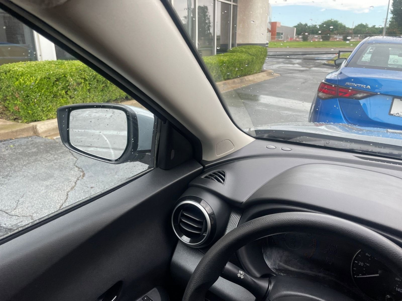2024 Nissan Kicks SV 32