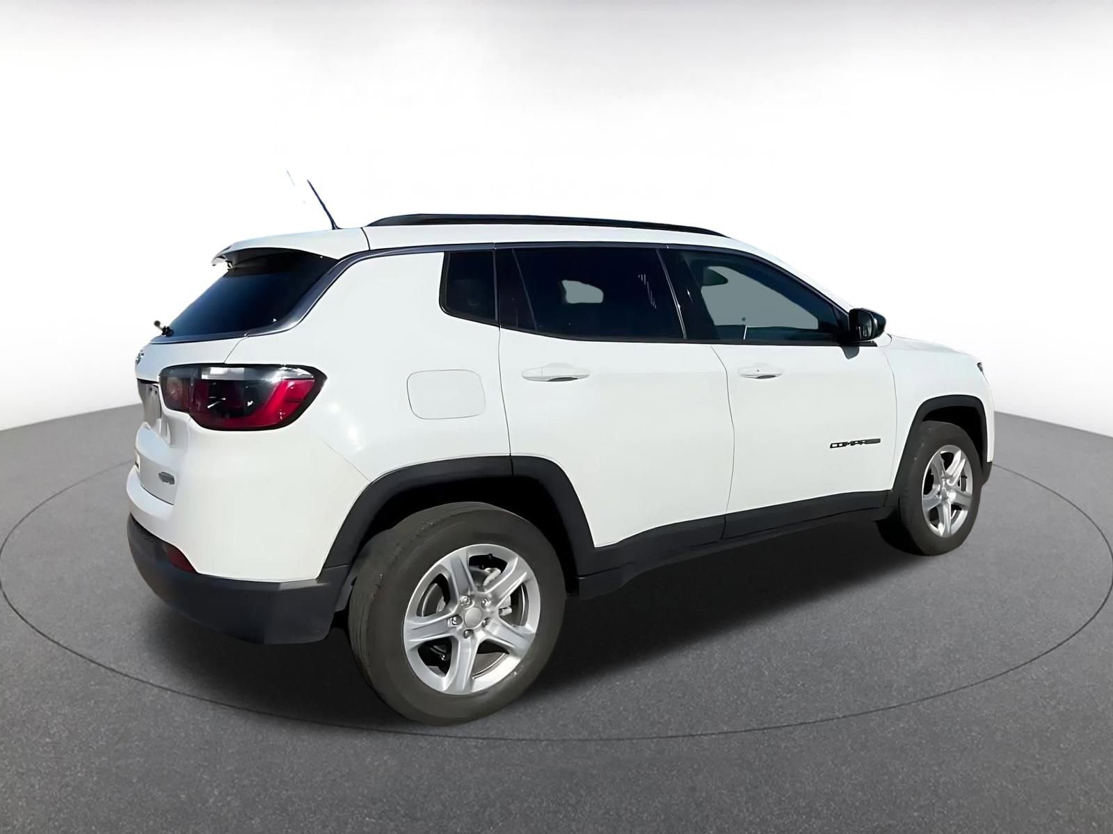 Thumbnail: 2023 Jeep Compass - 14