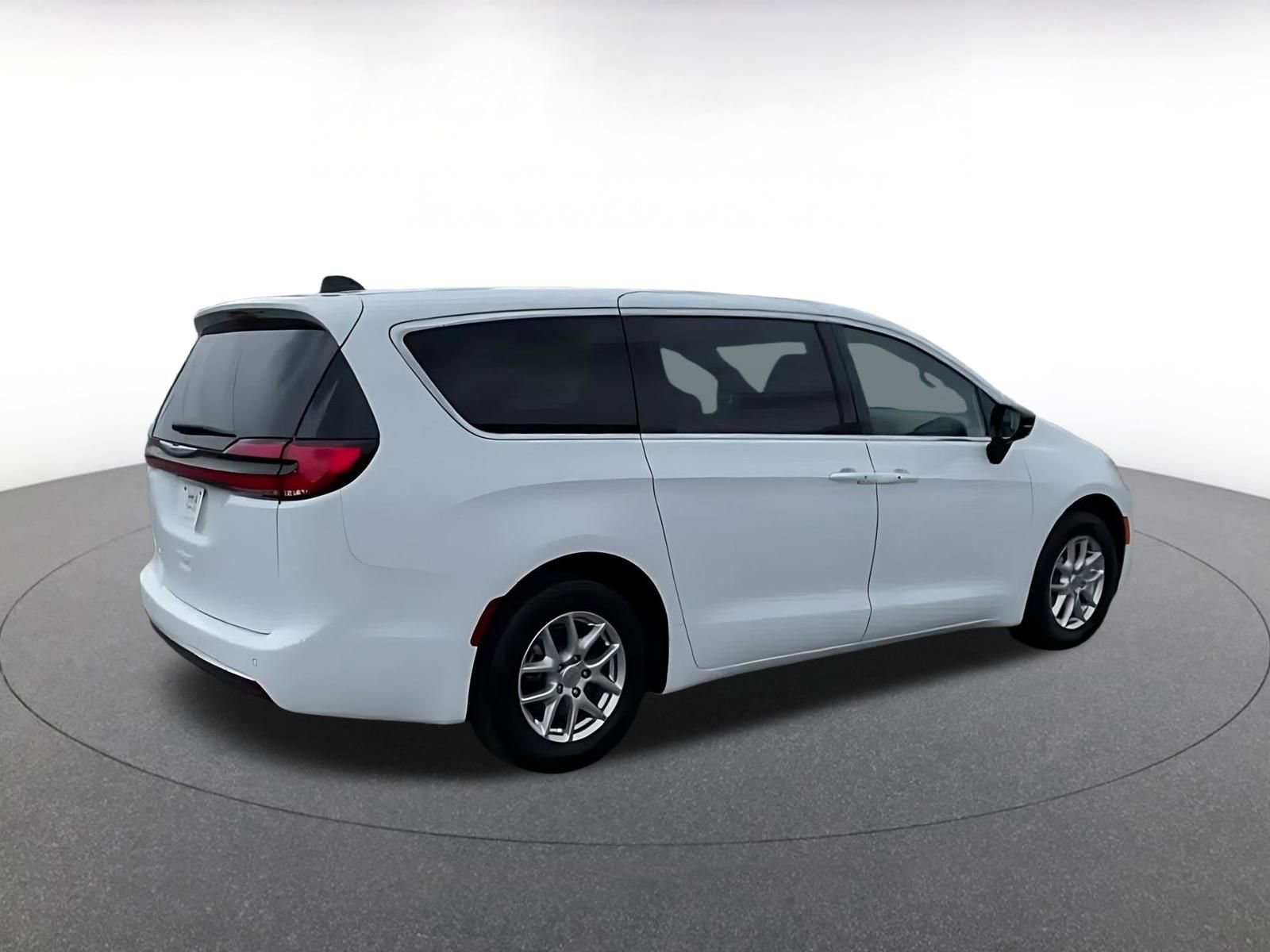 Thumbnail: 2025 Chrysler Pacifica - 15