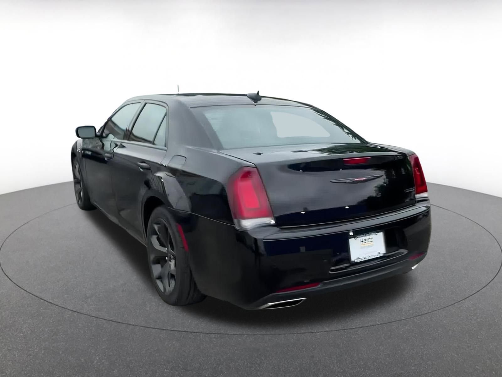 Thumbnail: 2022 Chrysler 300 - 11