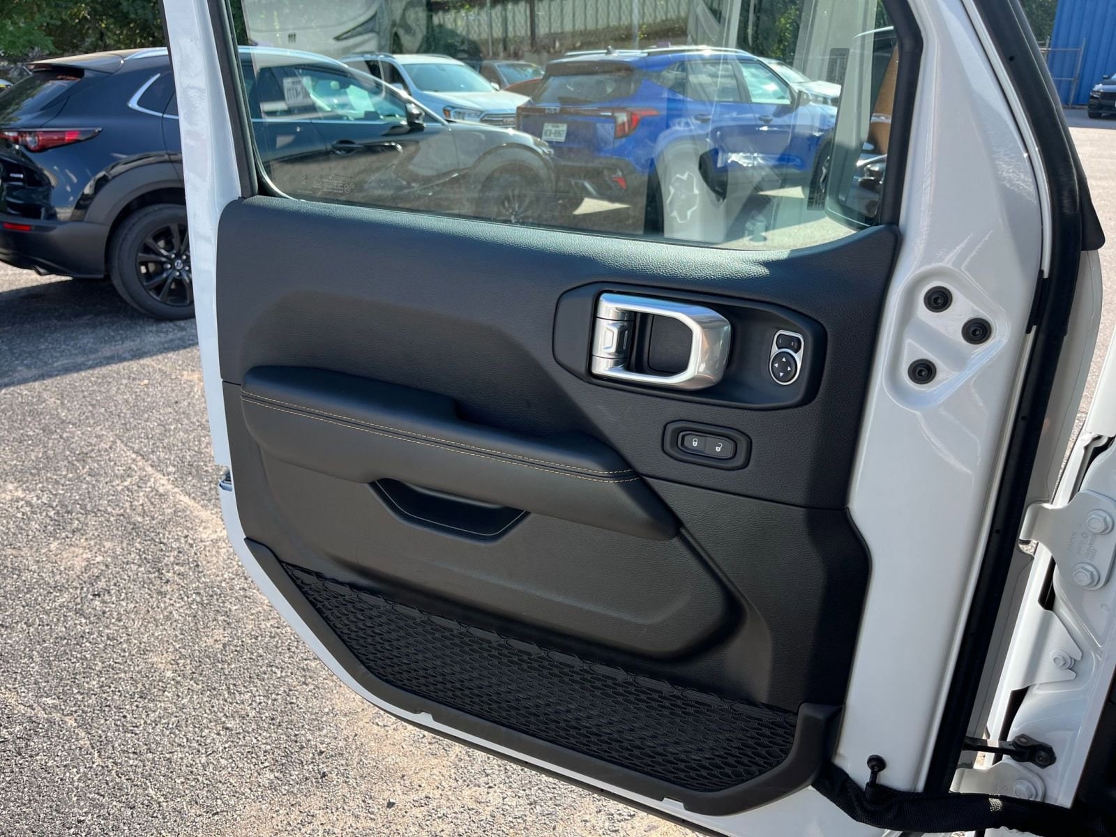 Thumbnail: 2025 Jeep Wrangler - 20