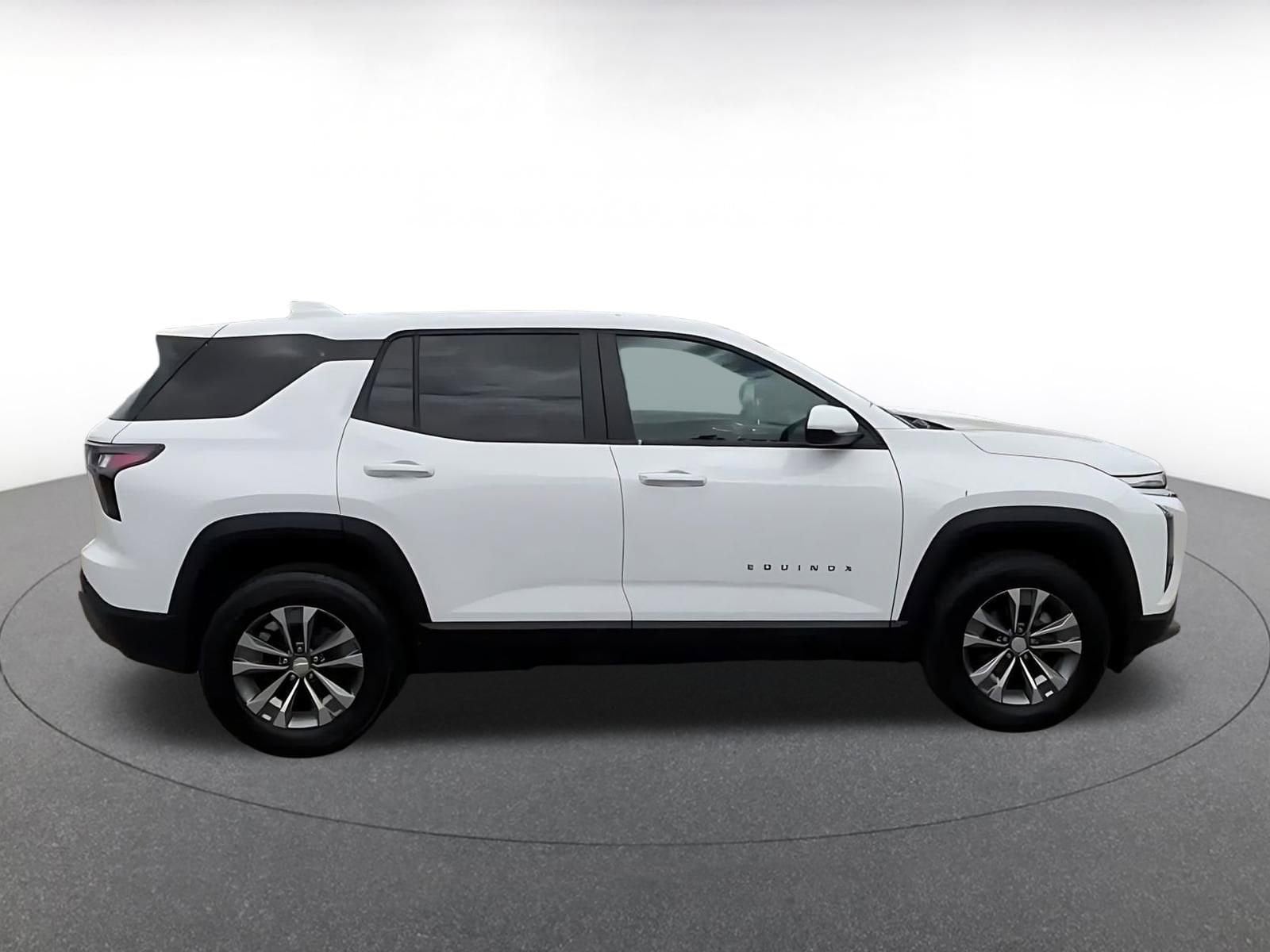 Thumbnail: 2025 Chevrolet Equinox - 16