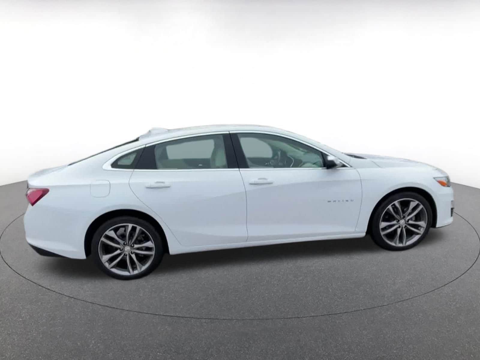 Thumbnail: 2024 Chevrolet Malibu - 16