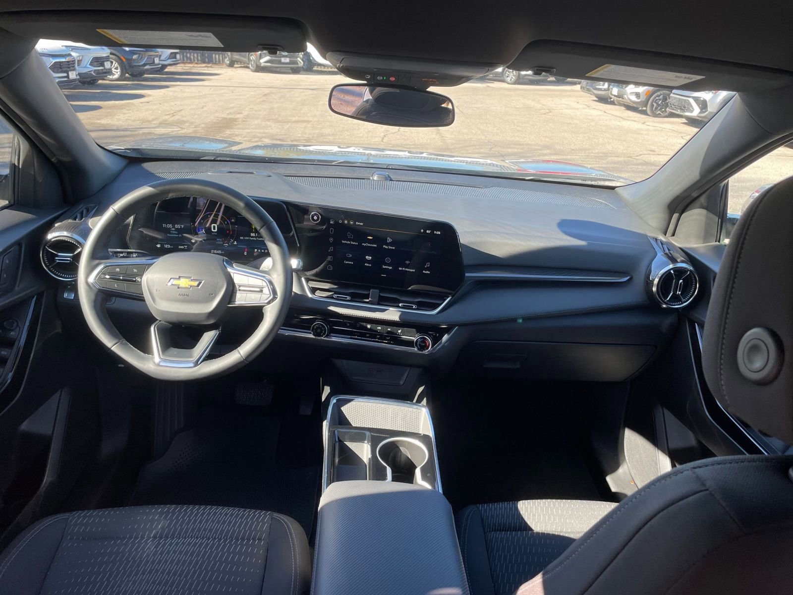 Thumbnail: 2025 Chevrolet Equinox - 32