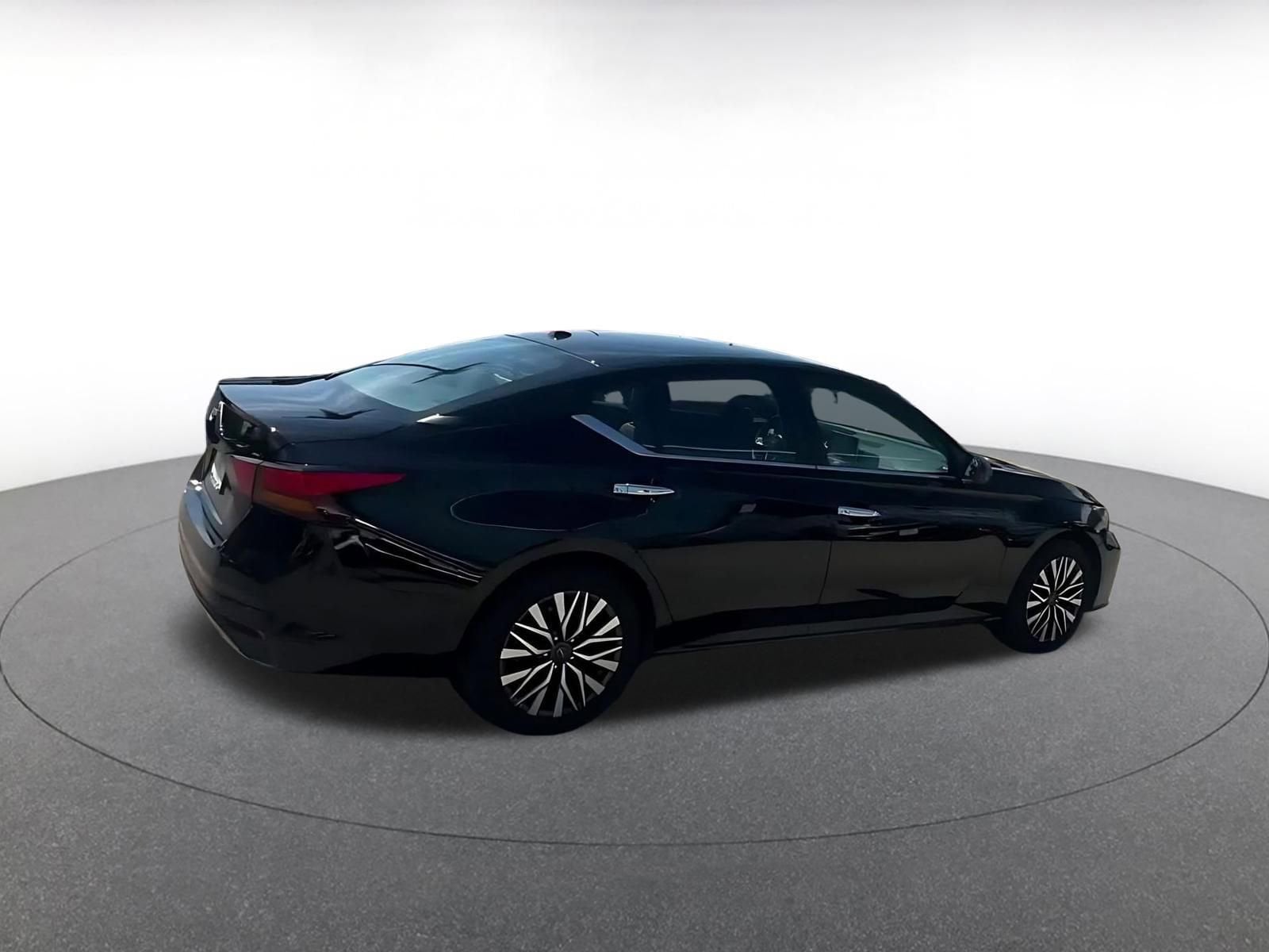 Thumbnail: 2025 Nissan Altima - 14