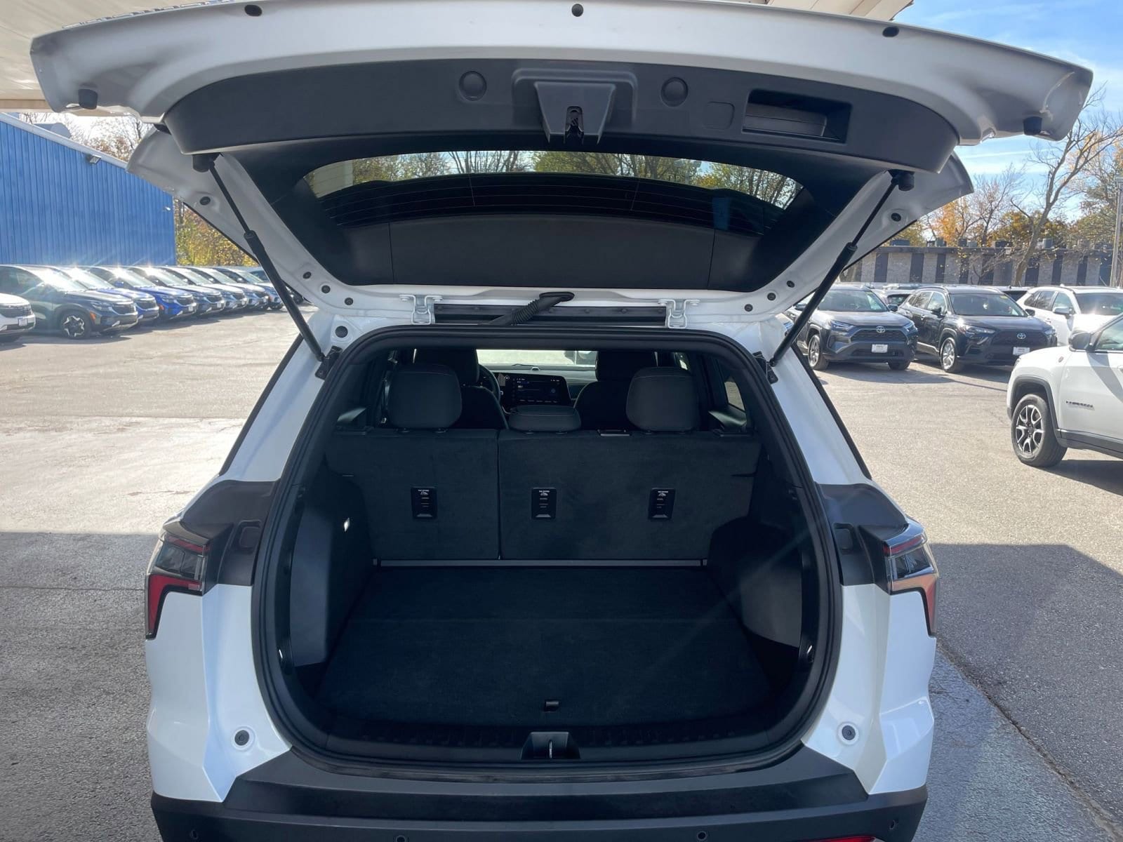 Thumbnail: 2025 Chevrolet Equinox - 30