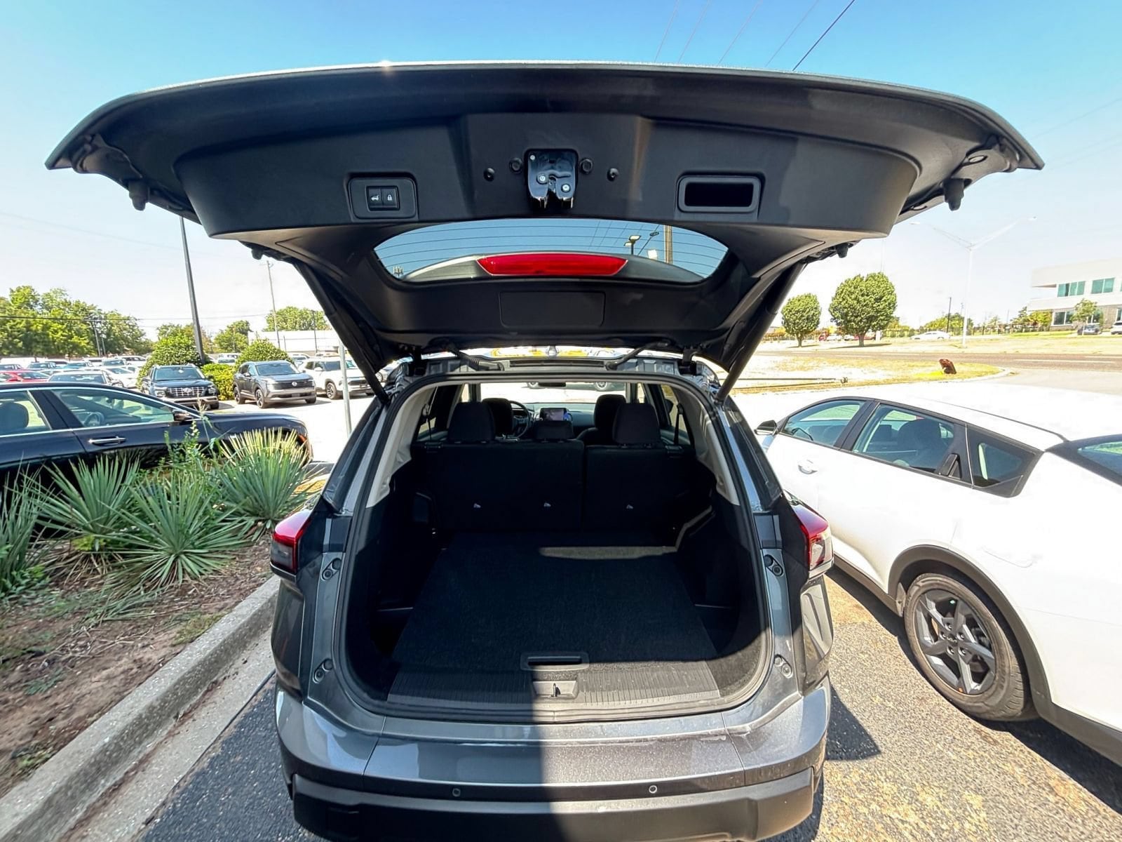 Thumbnail: 2026 Nissan Rogue - 33