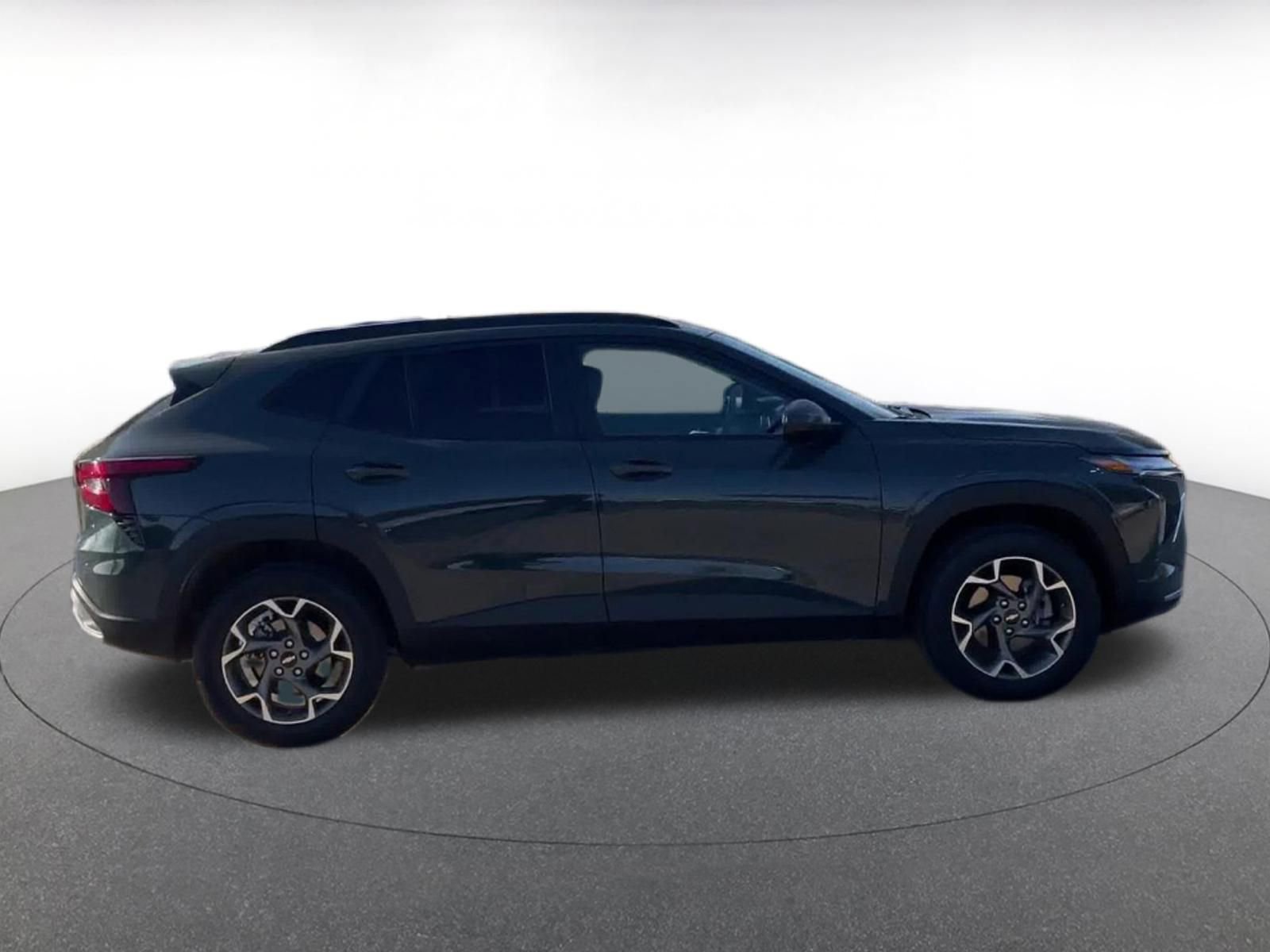 Thumbnail: 2025 Chevrolet Trax - 16