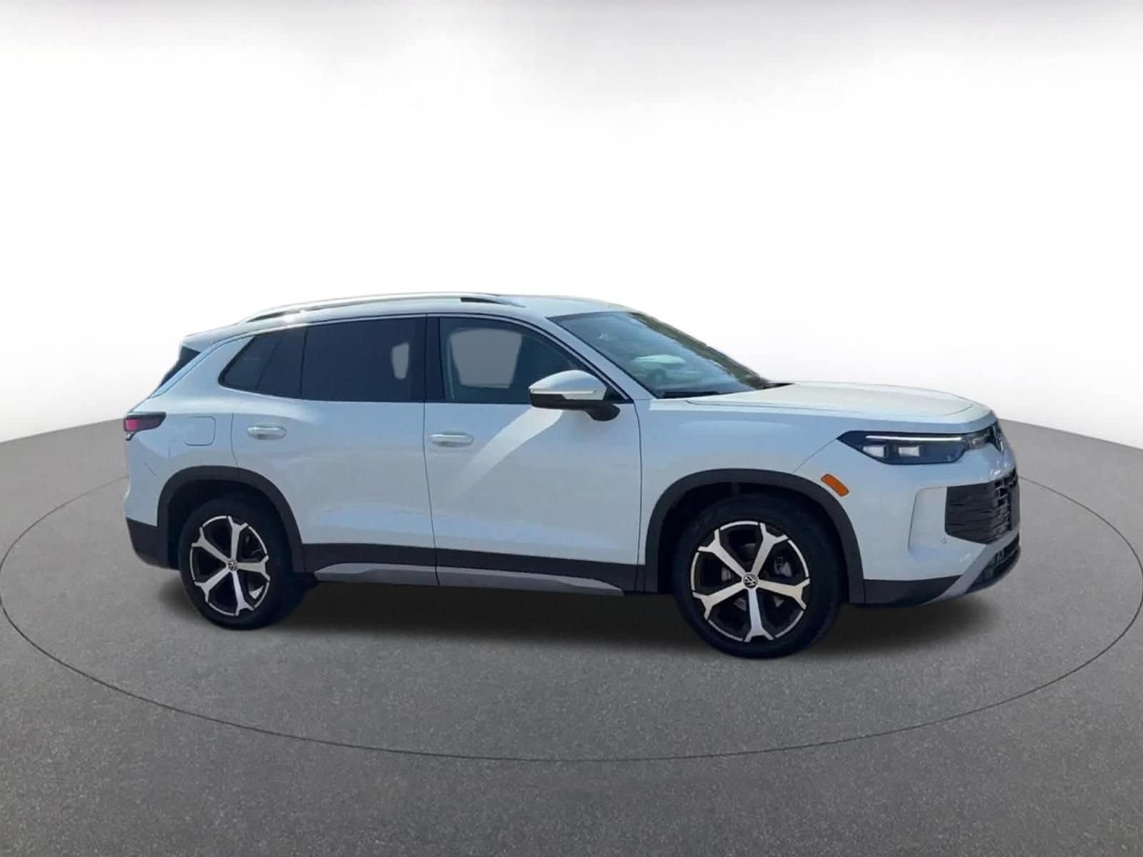 Thumbnail: 2026 Volkswagen Tiguan - 2