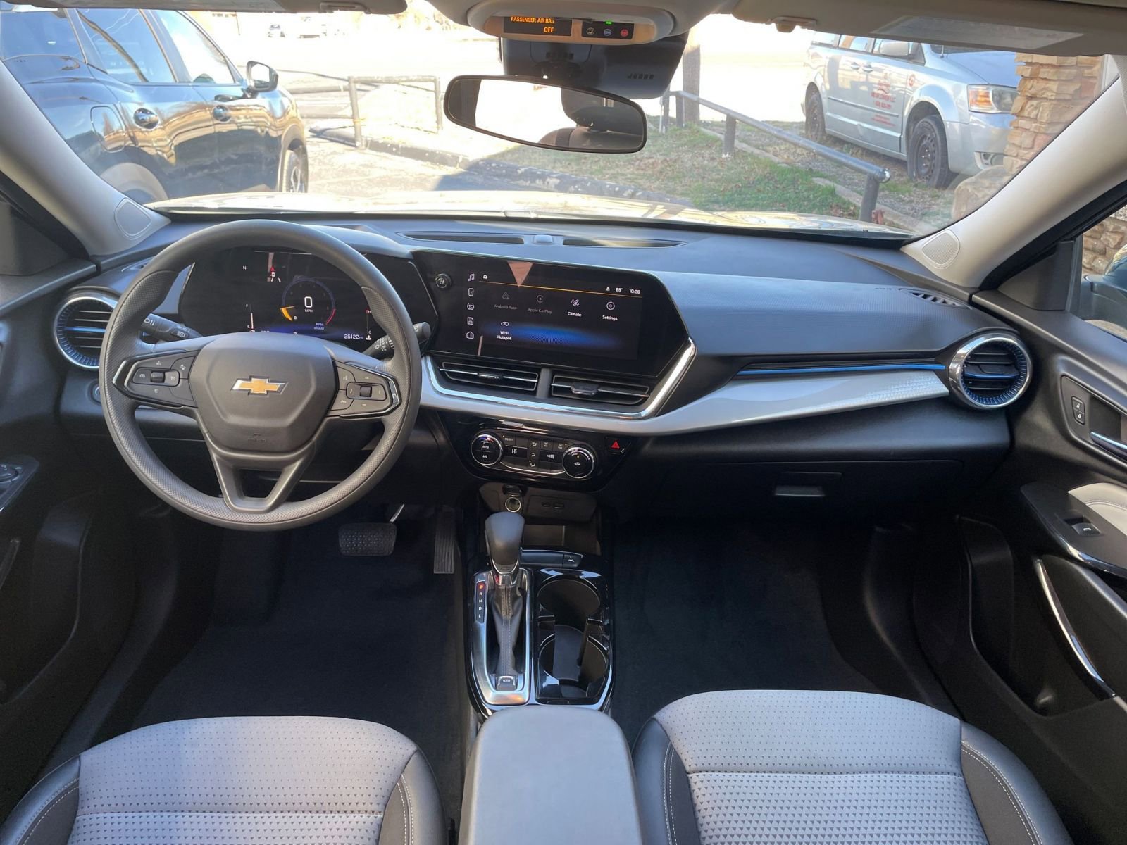 Thumbnail: 2025 Chevrolet Trax - 31