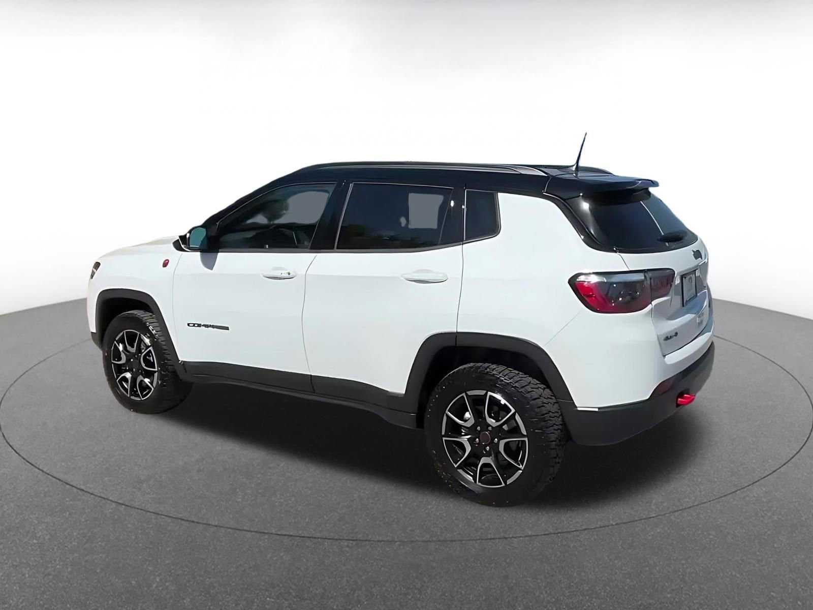 Thumbnail: 2025 Jeep Compass - 10