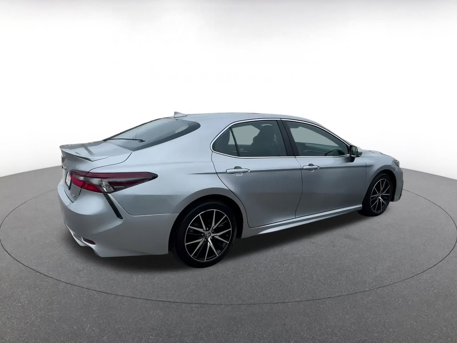 Thumbnail: 2024 Toyota Camry - 15