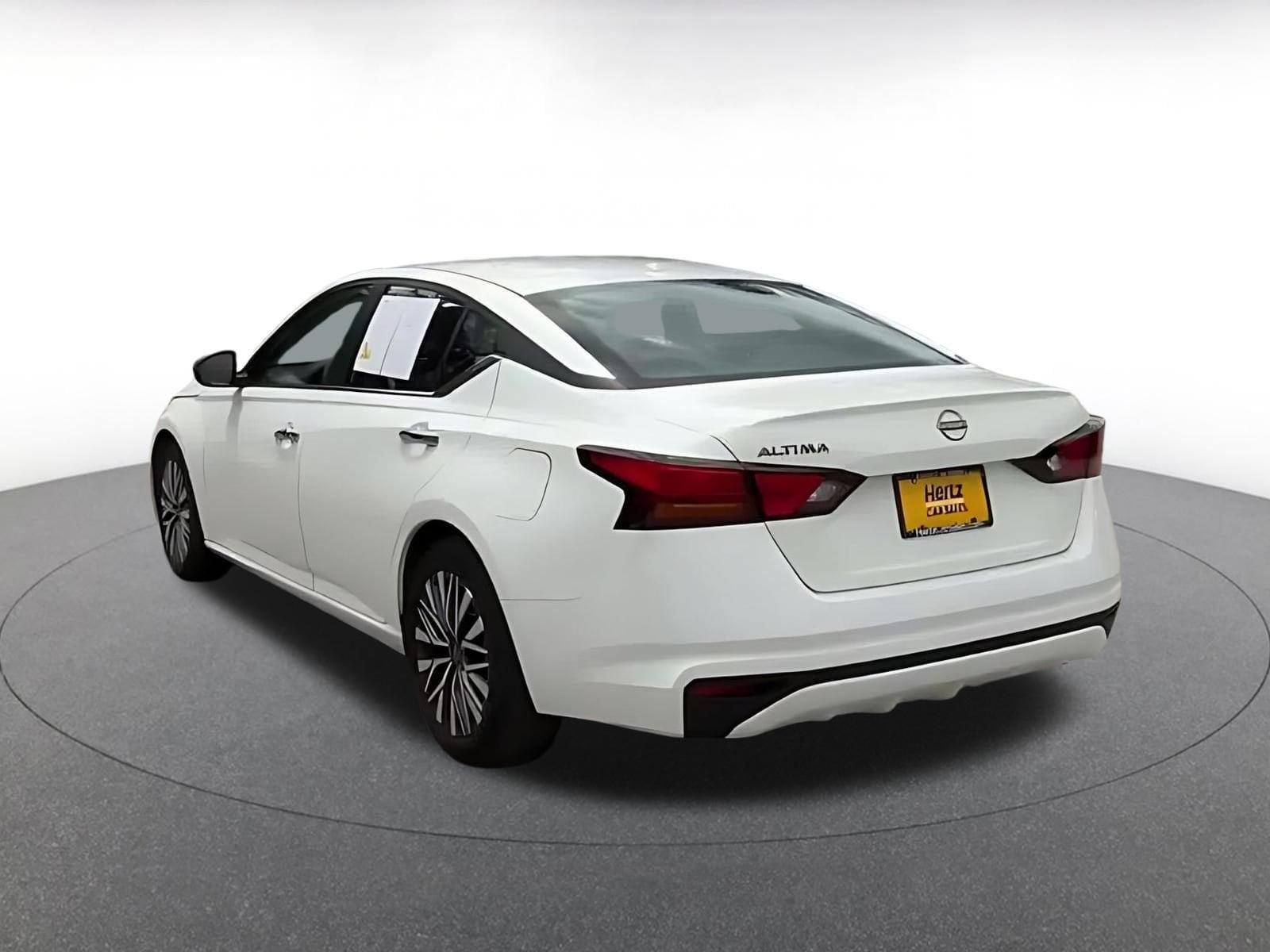 Thumbnail: 2025 Nissan Altima - 9