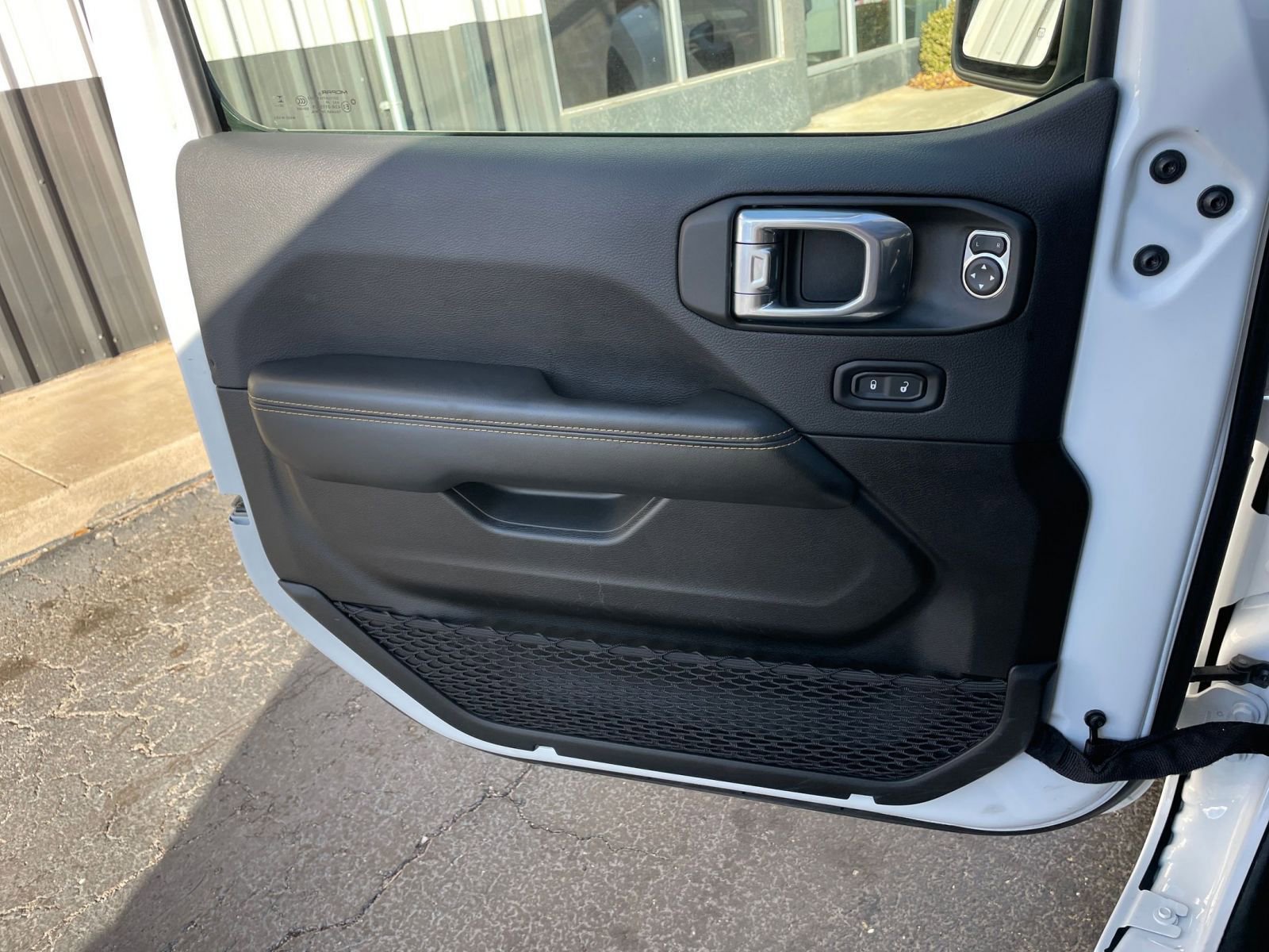 Thumbnail: 2025 Jeep Wrangler - 20