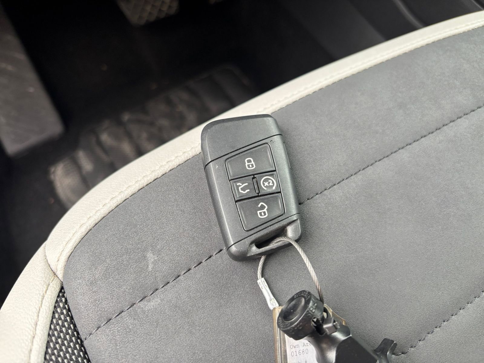 Thumbnail: 2025 Volkswagen Taos - 25