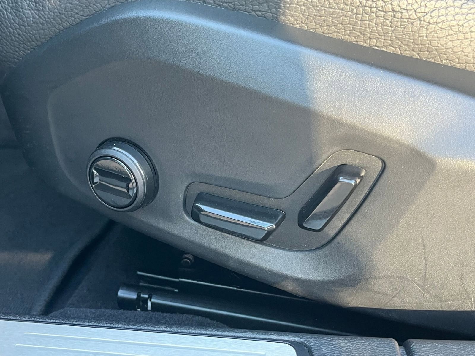 Thumbnail: 2025 Volvo S60 - 23