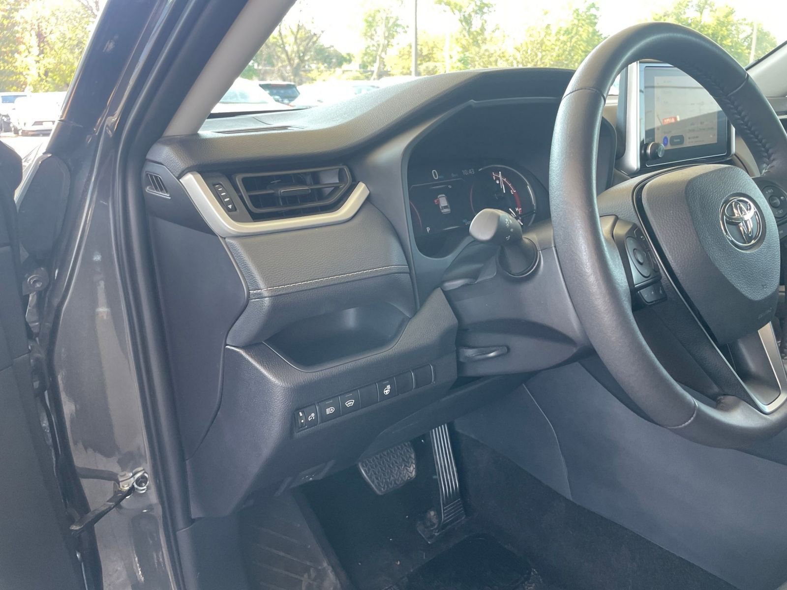 Thumbnail: 2025 Toyota RAV4 - 34