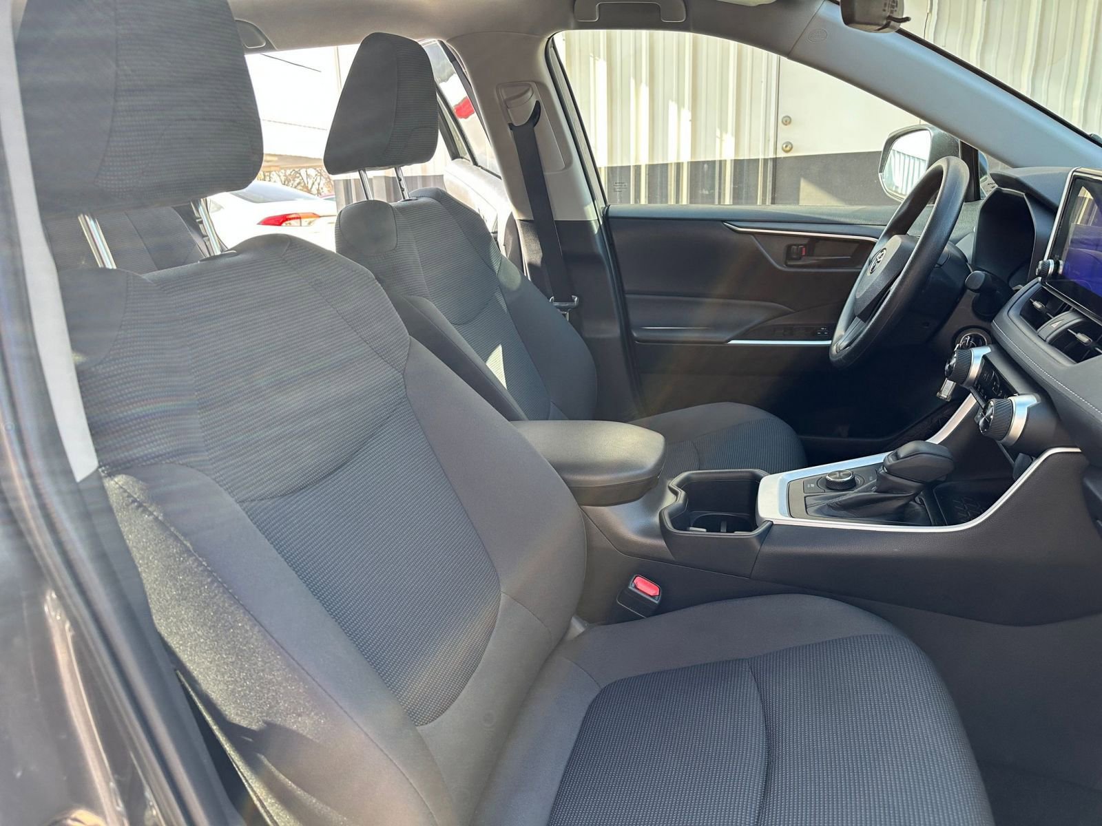 Thumbnail: 2025 Toyota RAV4 - 35