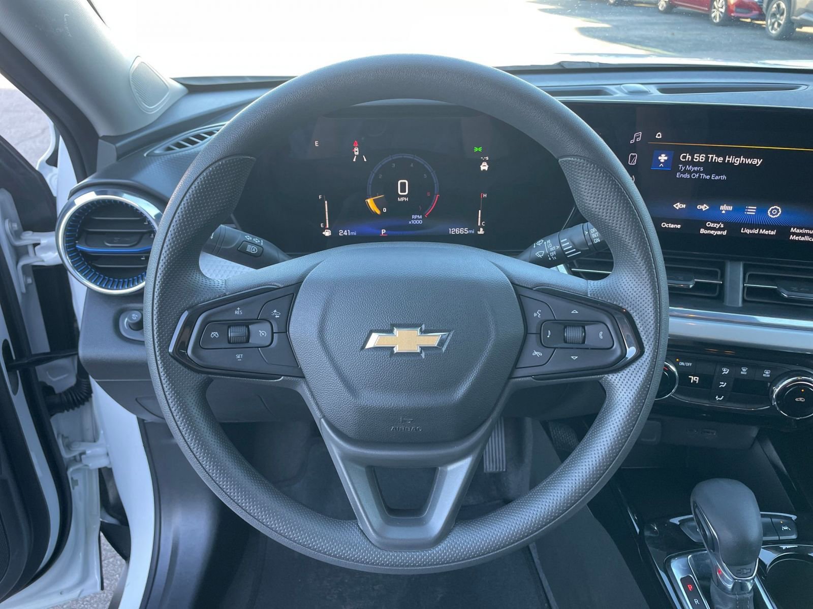 Thumbnail: 2025 Chevrolet Trax - 27