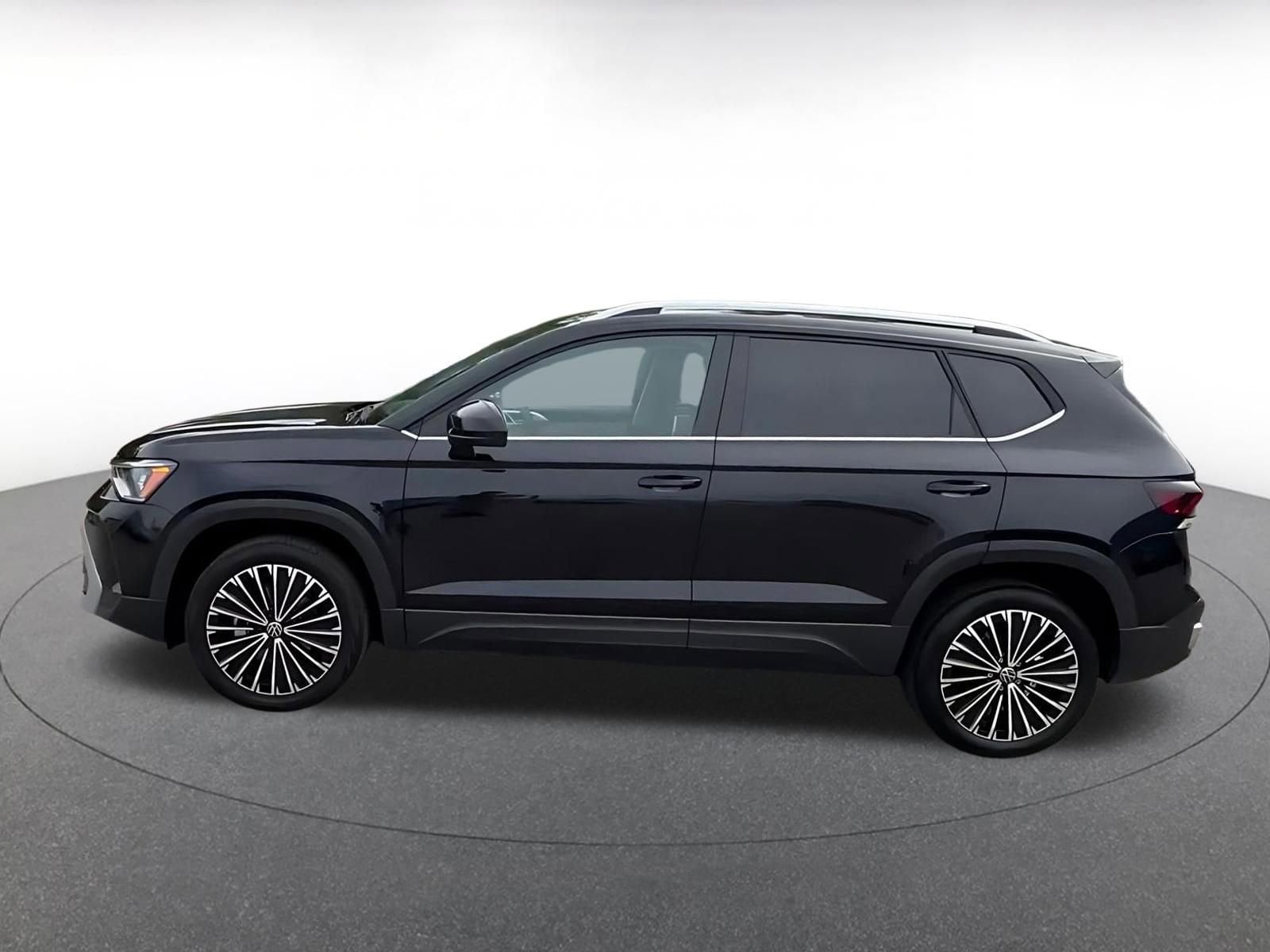 Thumbnail: 2025 Volkswagen Taos - 9