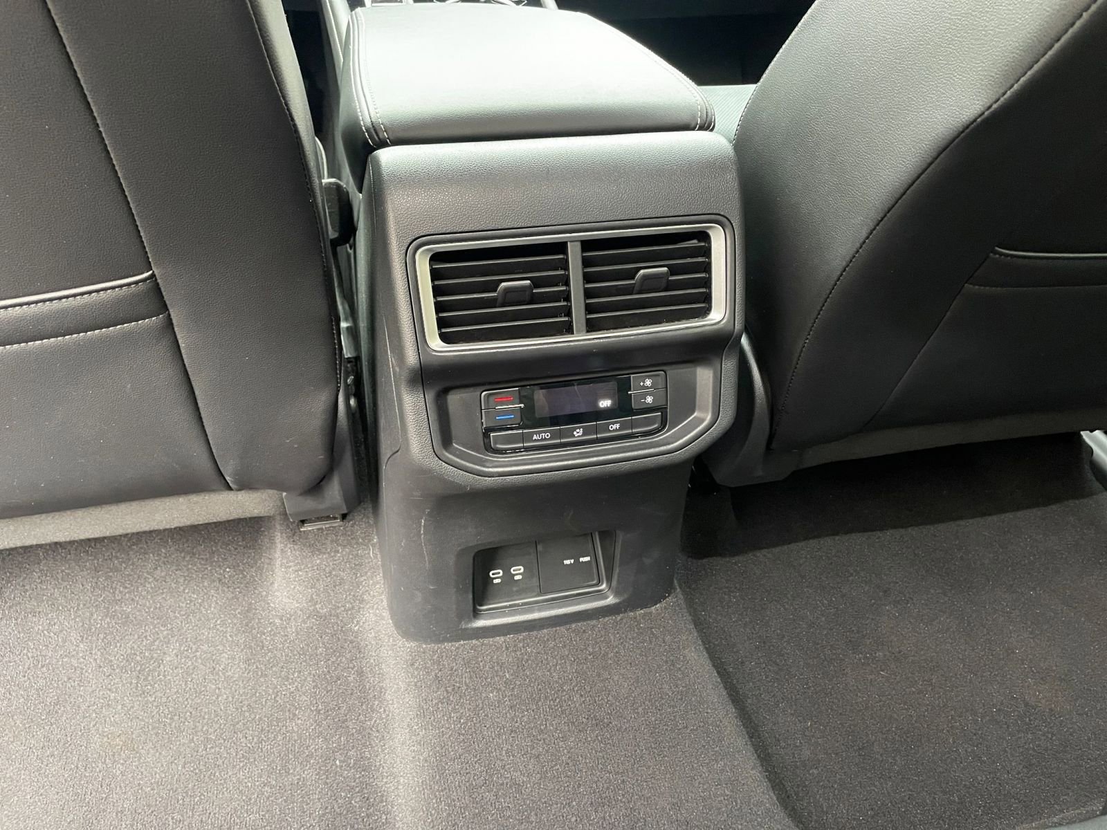 Thumbnail: 2025 Volkswagen Atlas - 24