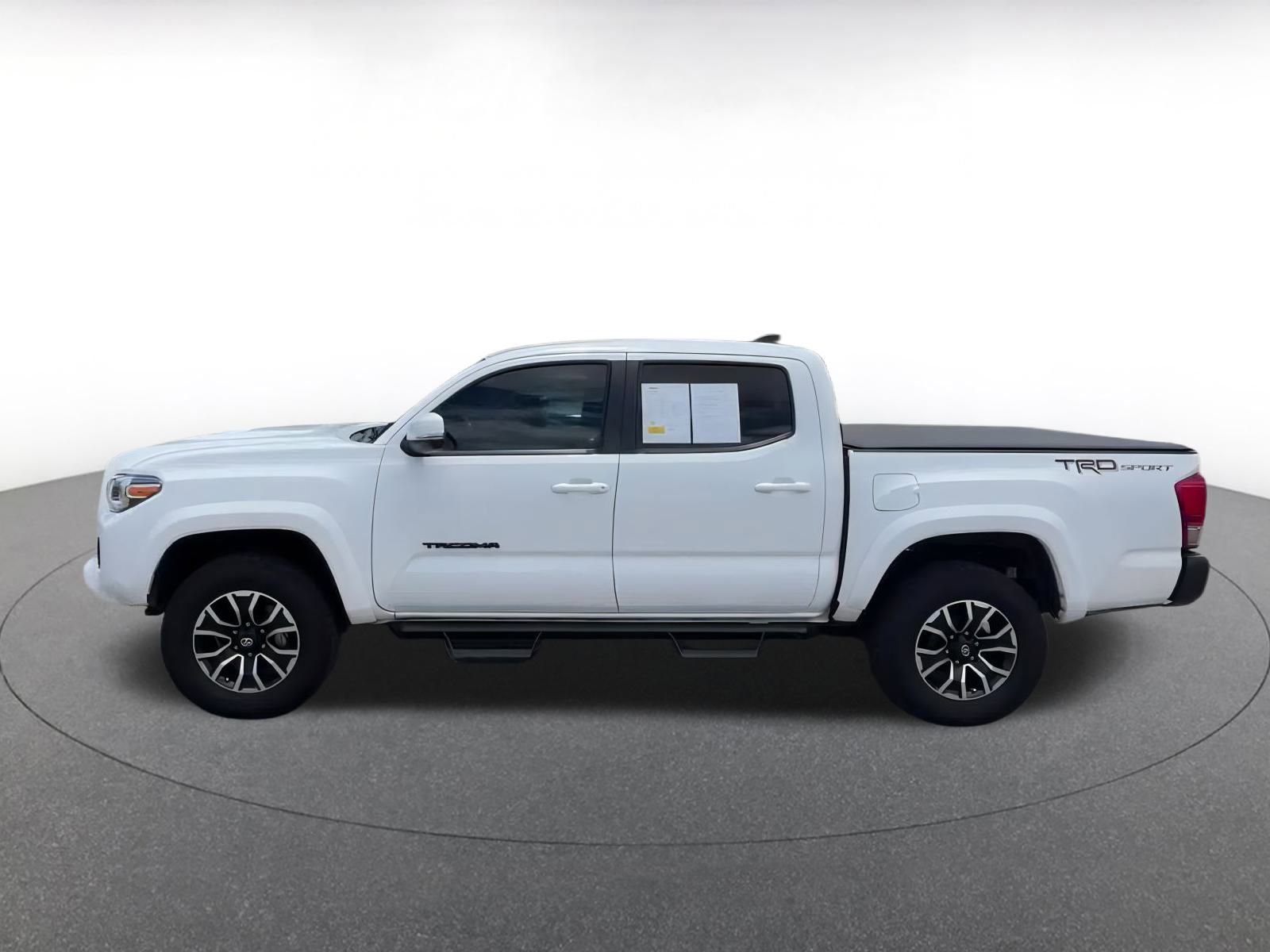 Thumbnail: 2019 Toyota Tacoma - 8