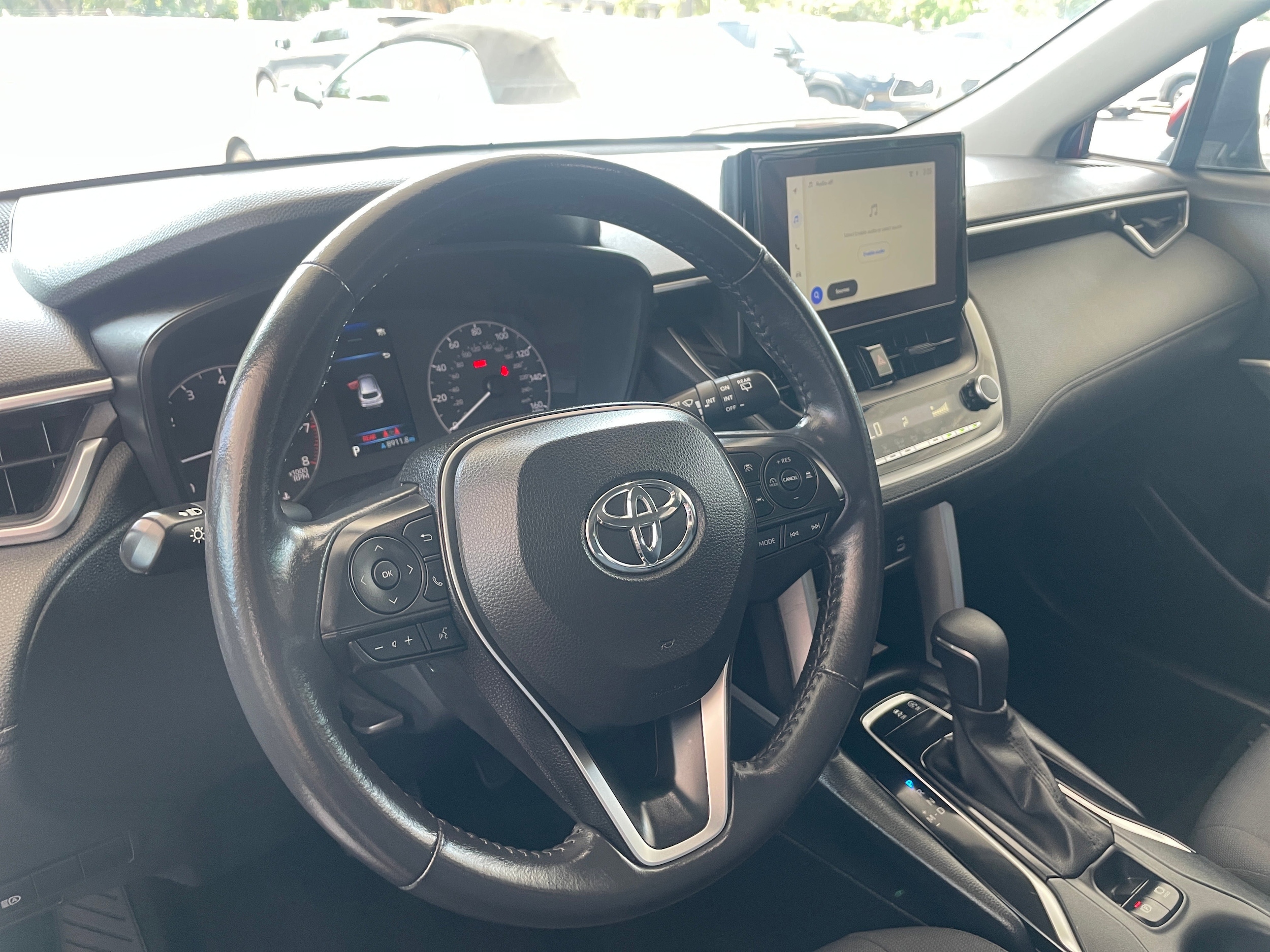 2023 Toyota Corolla Cross LE 26