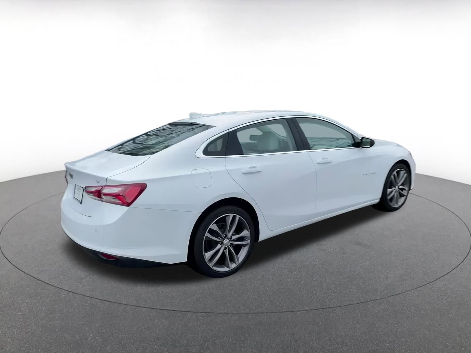 Thumbnail: 2024 Chevrolet Malibu - 15