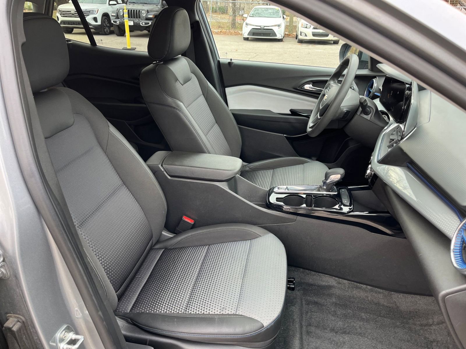 Thumbnail: 2025 Chevrolet Trax - 35