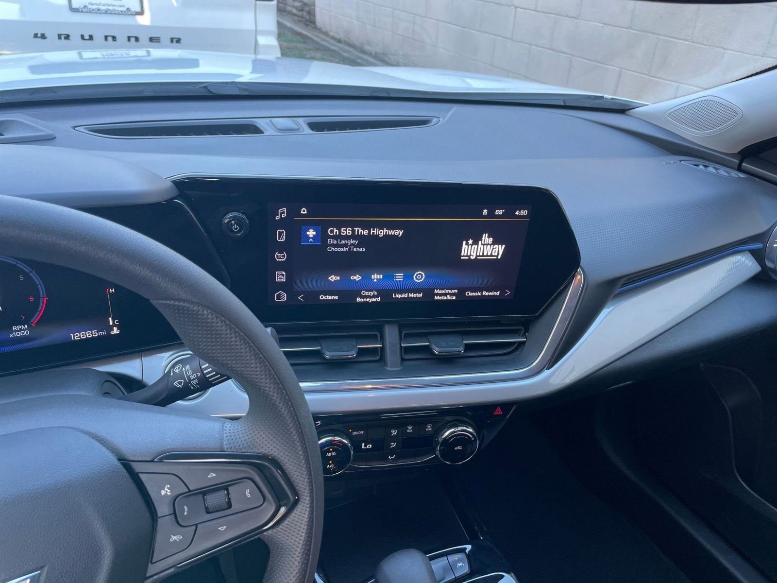 Thumbnail: 2025 Chevrolet Trax - 17