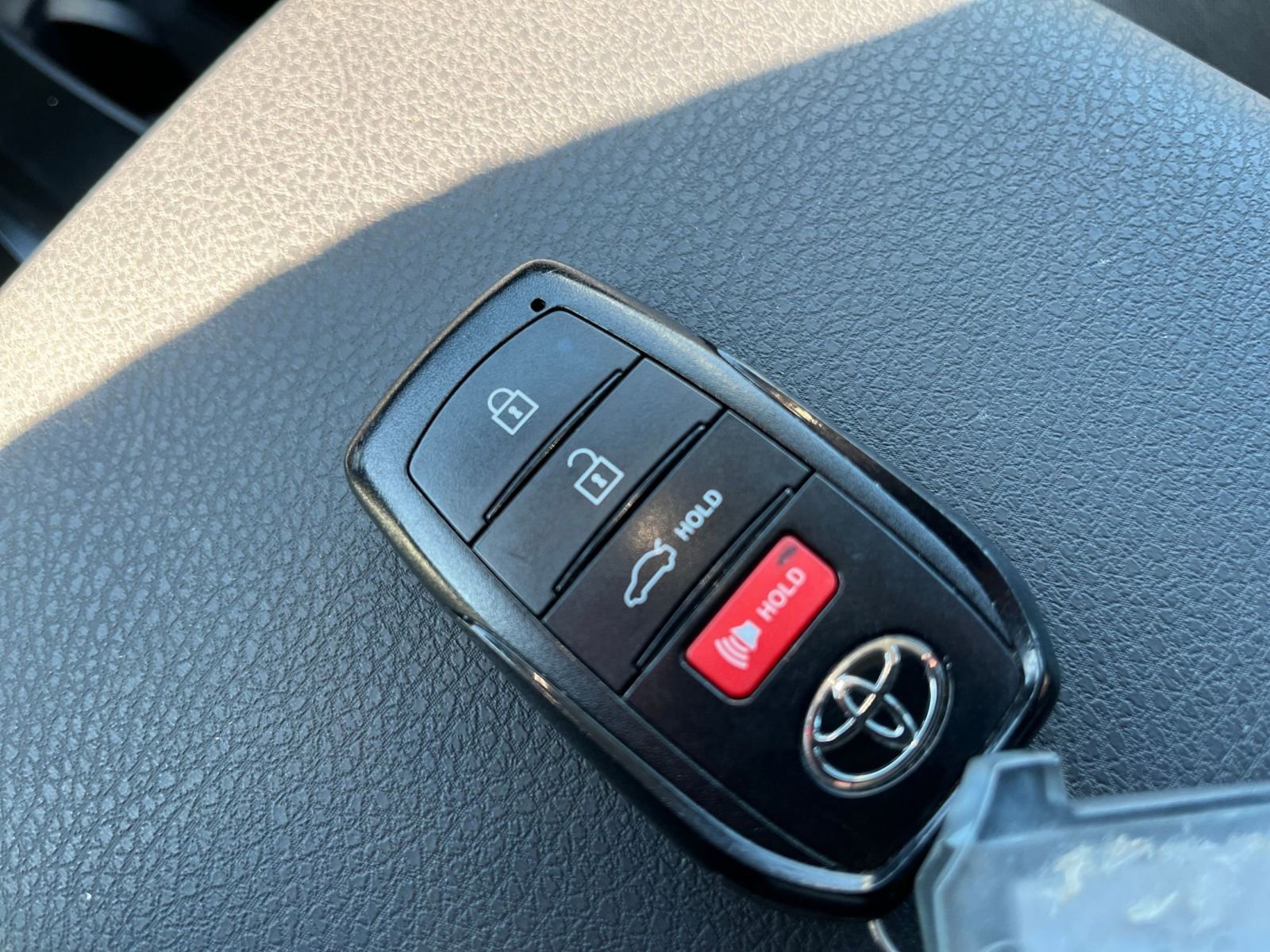 Thumbnail: 2025 Toyota Camry - 22