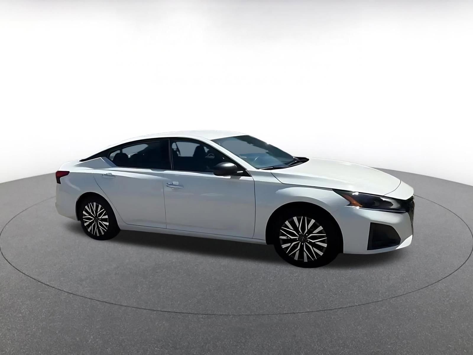 Thumbnail: 2025 Nissan Altima - 2