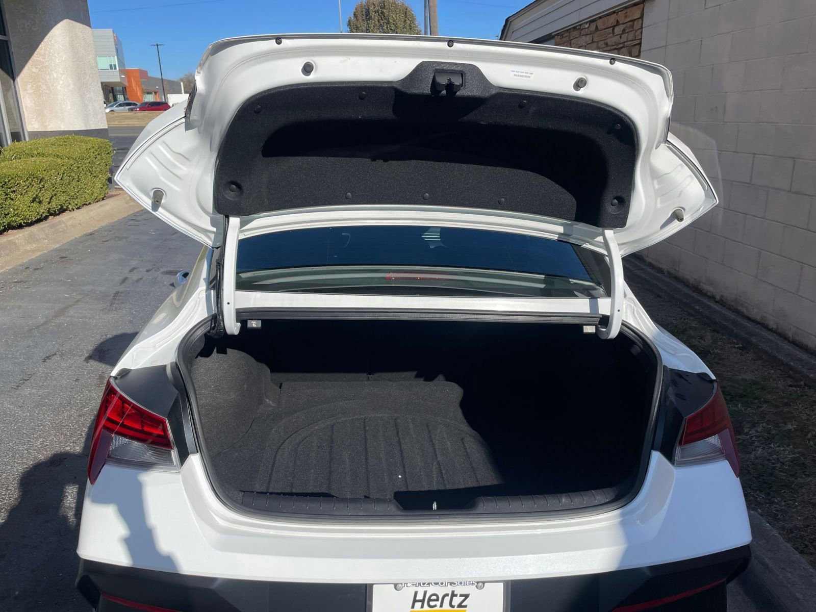 Thumbnail: 2025 Hyundai Elantra - 30