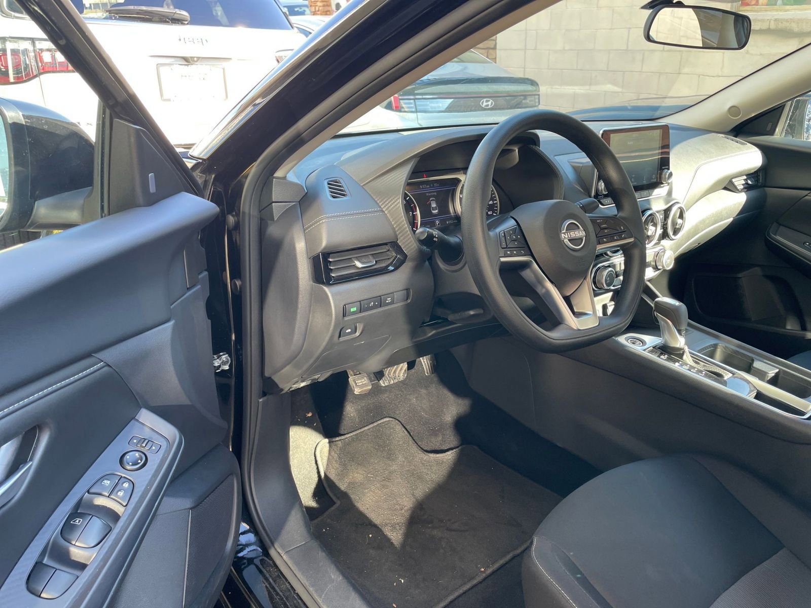 Thumbnail: 2025 Nissan Sentra - 33