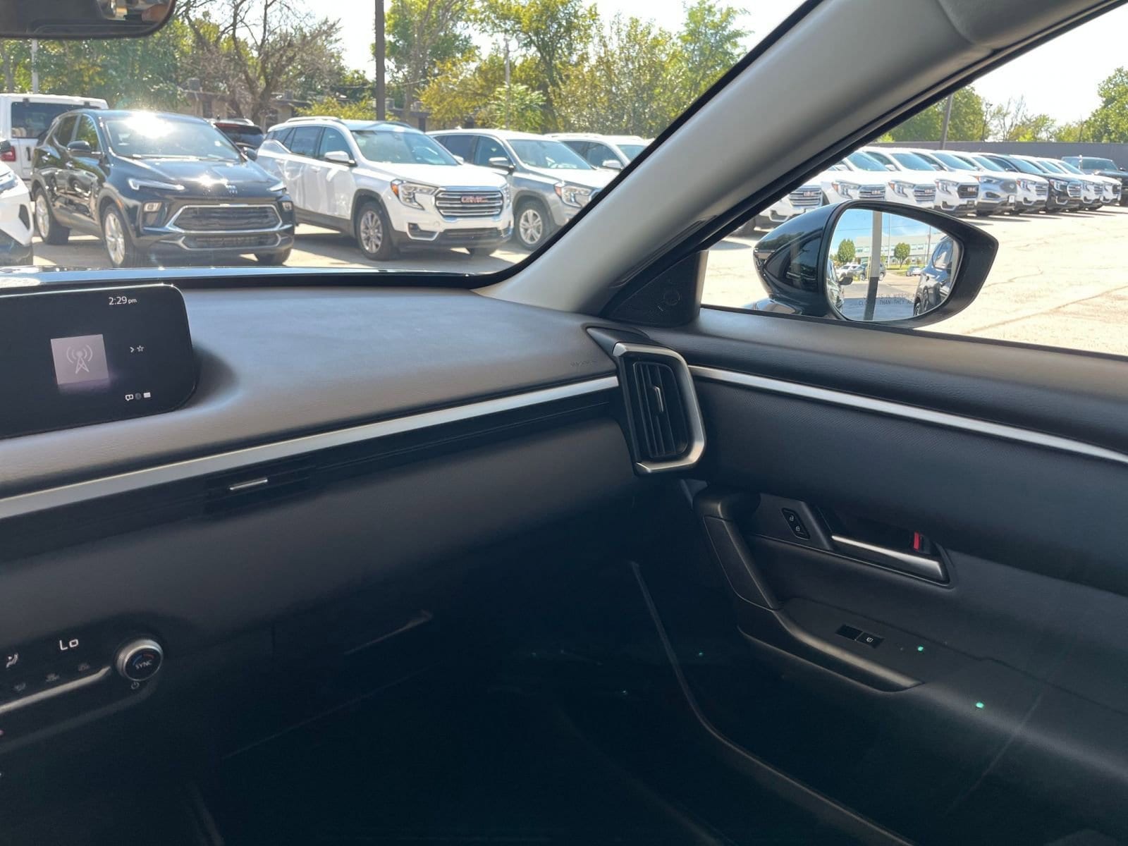 Thumbnail: 2025 Mazda CX-50 - 34