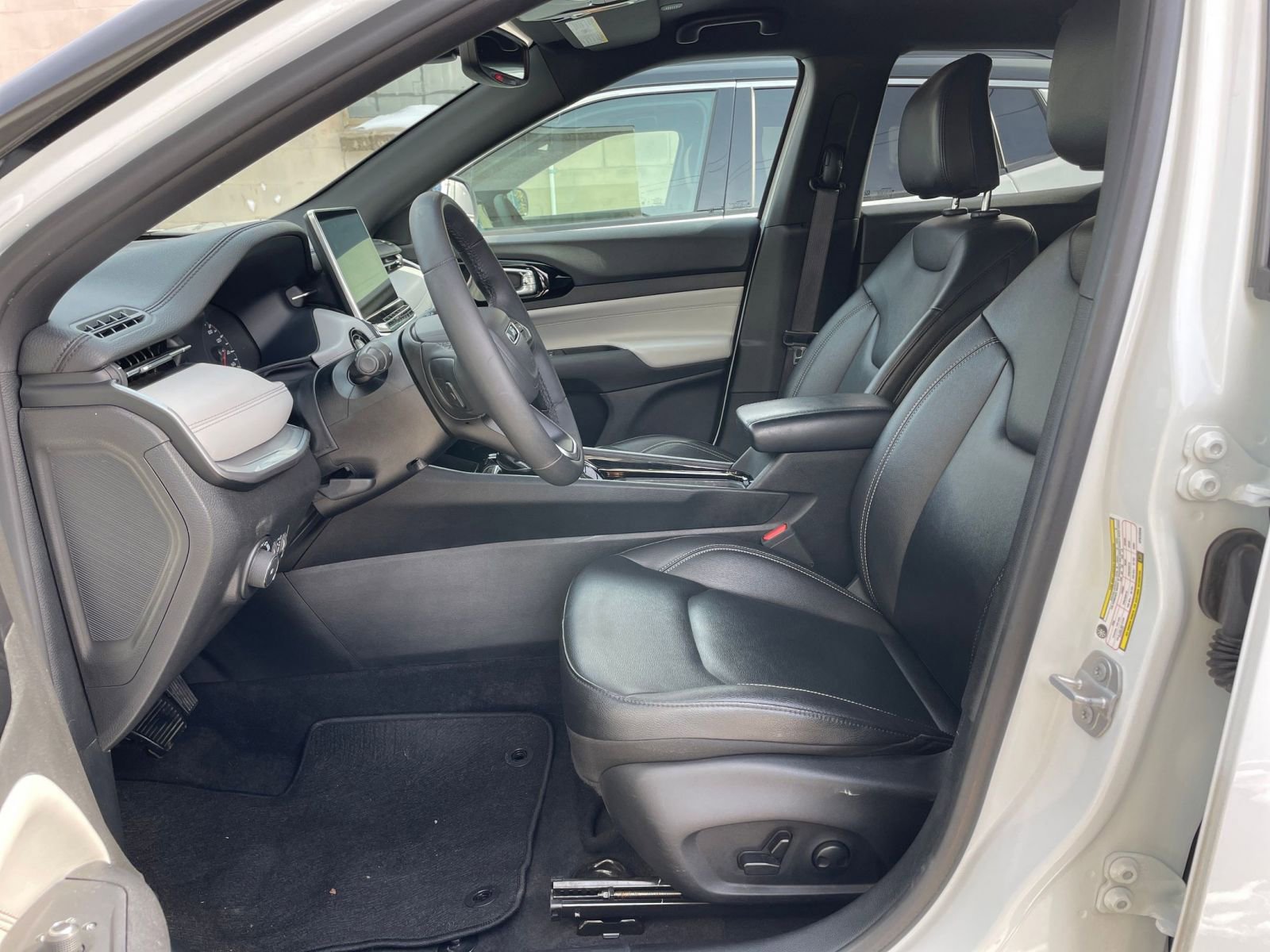 Thumbnail: 2025 Jeep Compass - 28