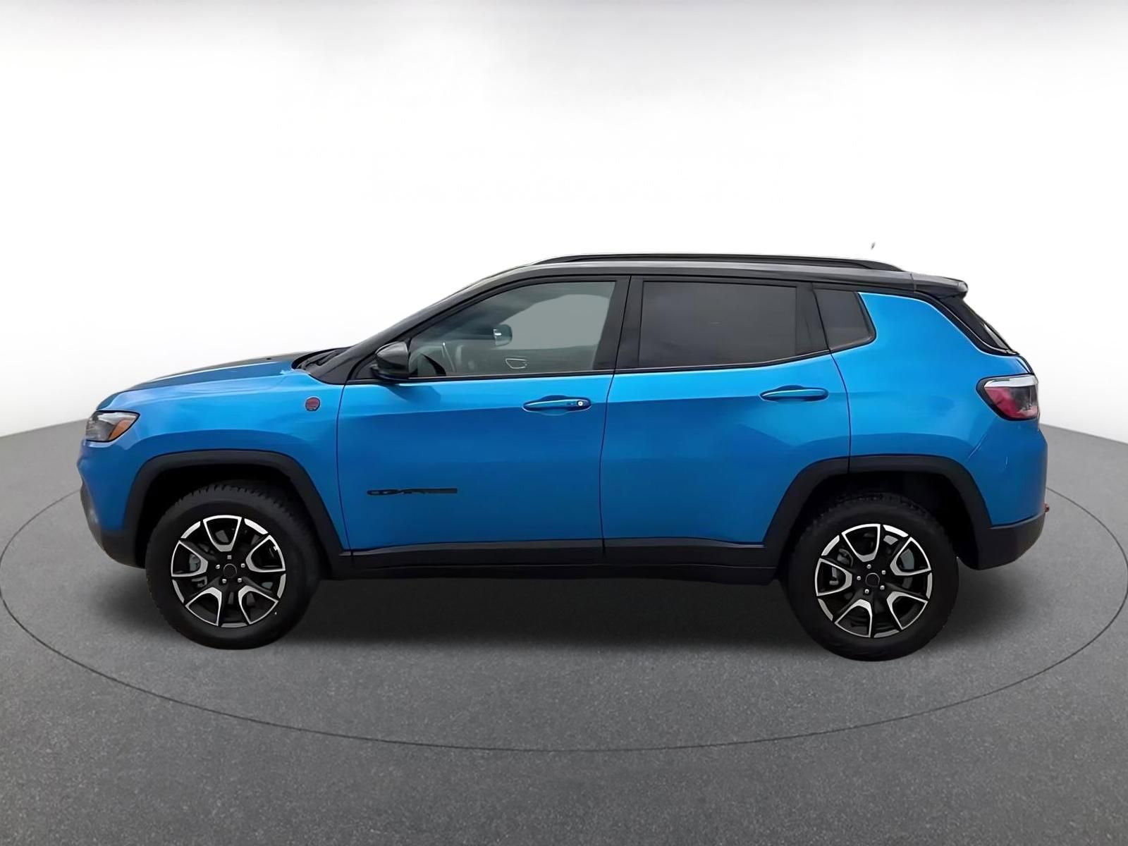 Thumbnail: 2025 Jeep Compass - 9