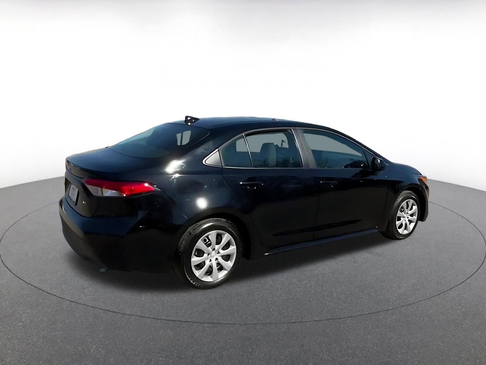 Thumbnail: 2025 Toyota Corolla - 15