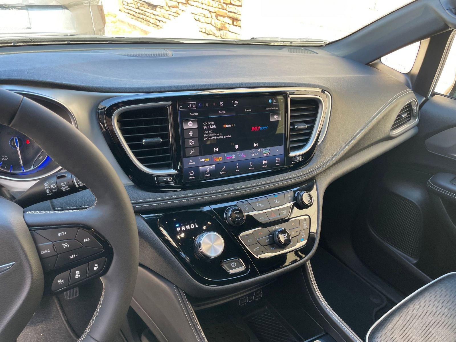 Thumbnail: 2025 Chrysler Pacifica - 17