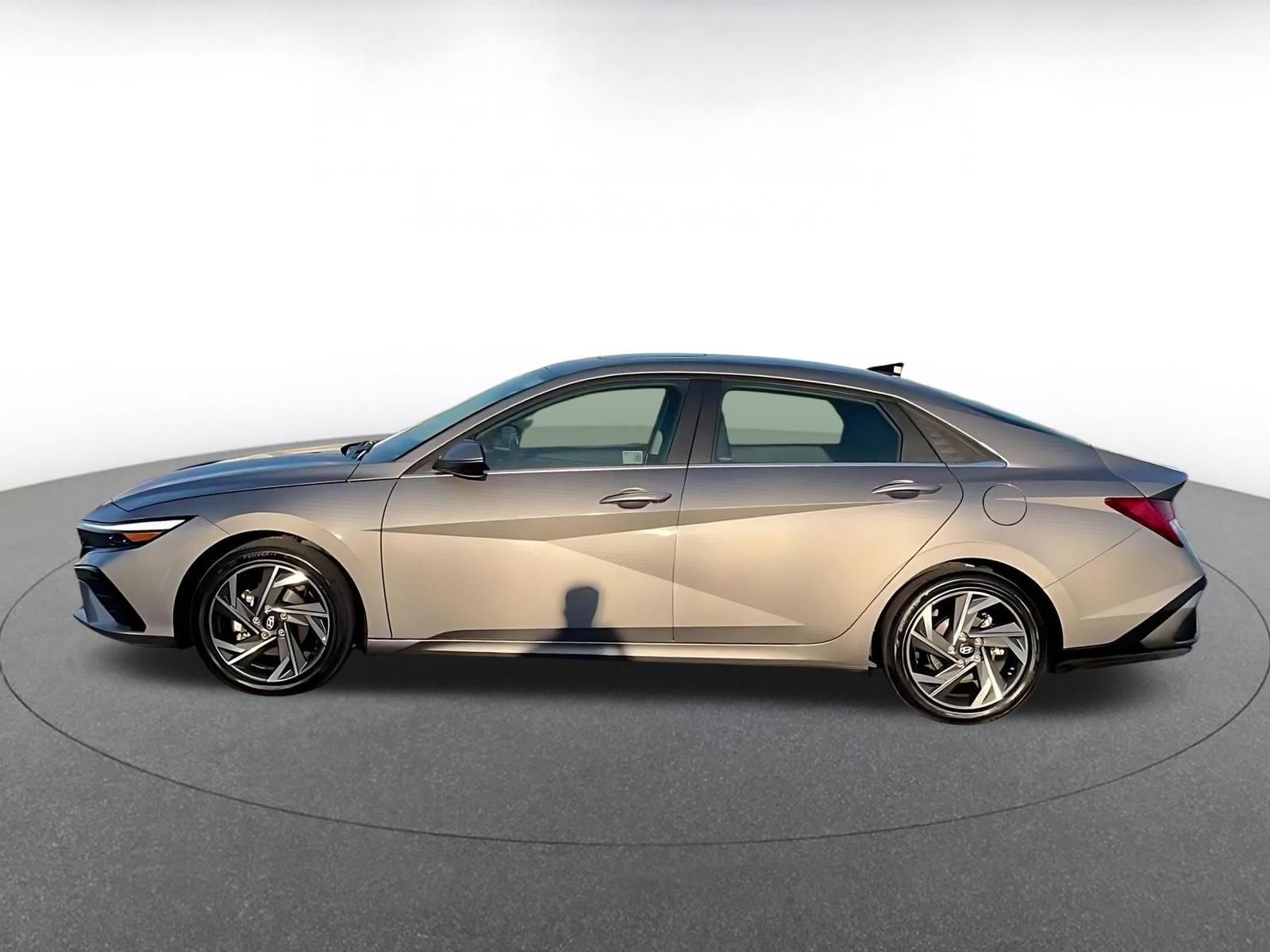 Thumbnail: 2025 Hyundai Elantra - 9