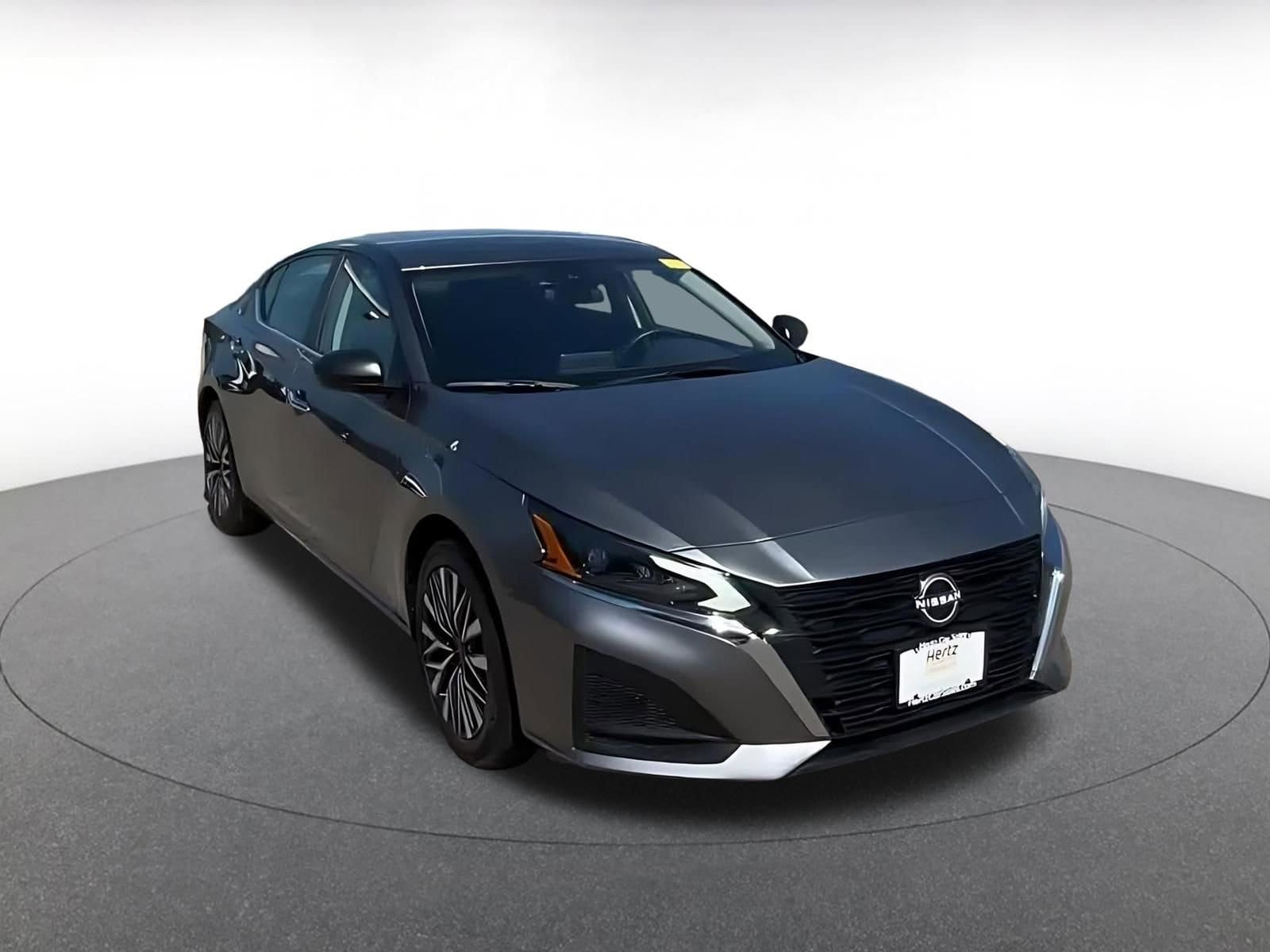 Thumbnail: 2025 Nissan Altima - 3