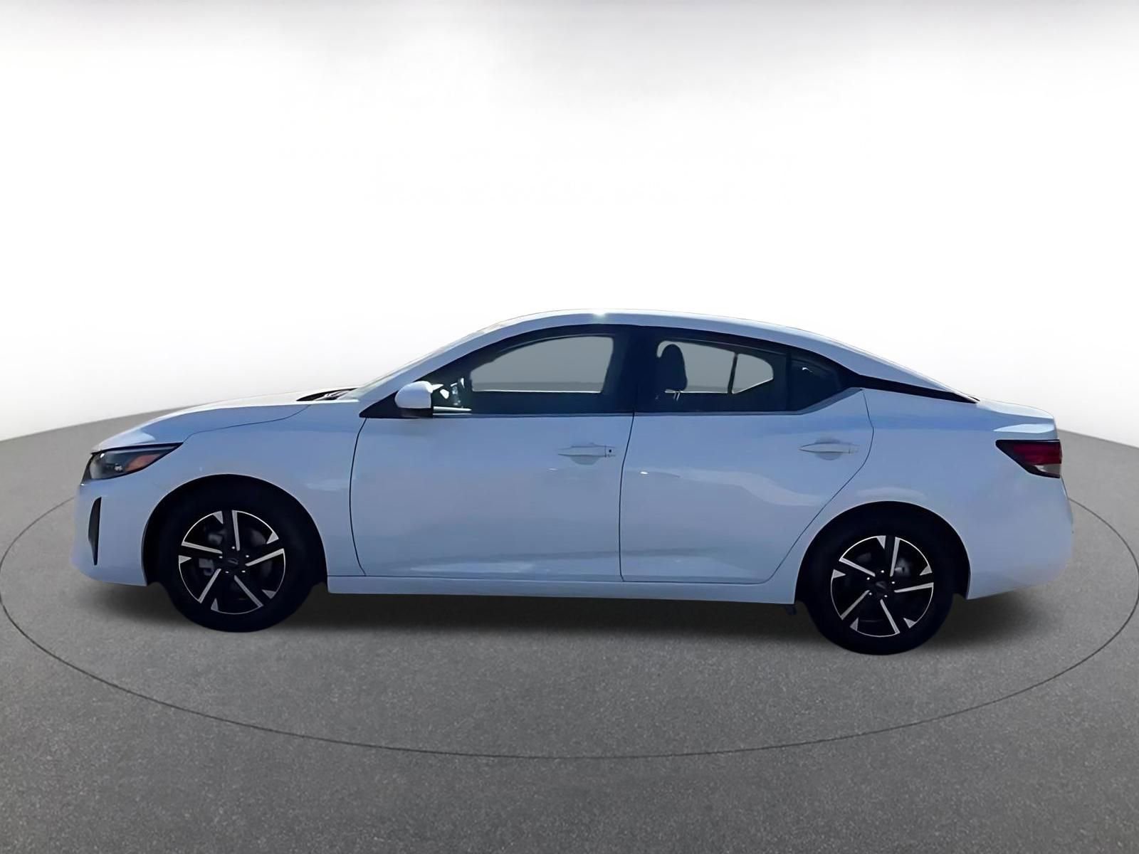 Thumbnail: 2025 Nissan Sentra - 9