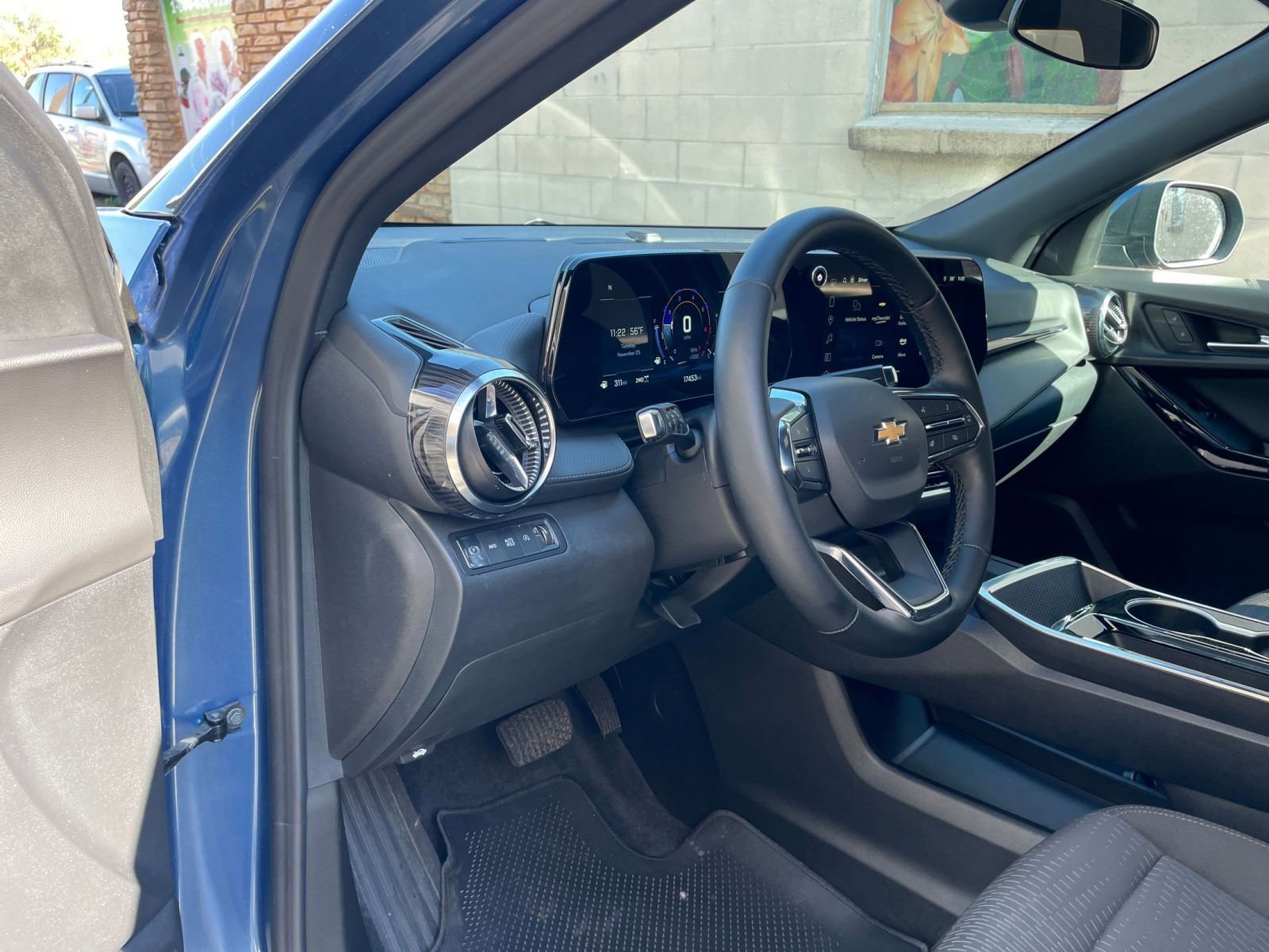 Thumbnail: 2025 Chevrolet Equinox - 33