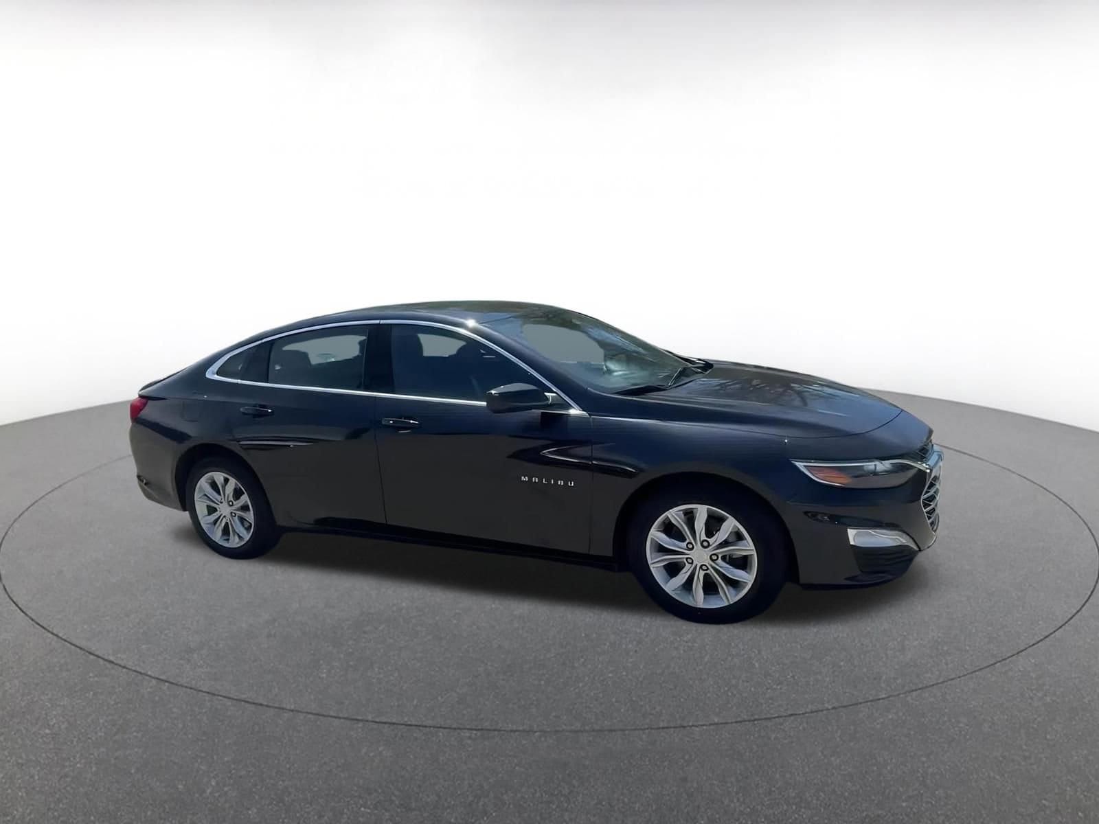 Thumbnail: 2023 Chevrolet Malibu - 2