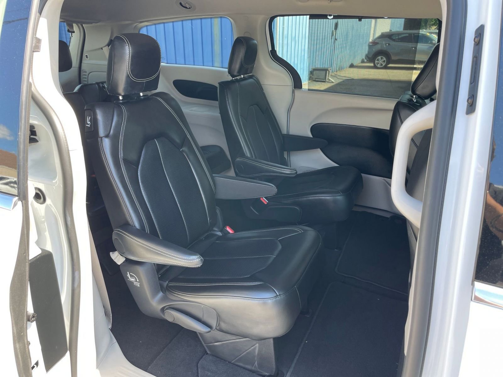 Thumbnail: 2024 Chrysler Pacifica - 24