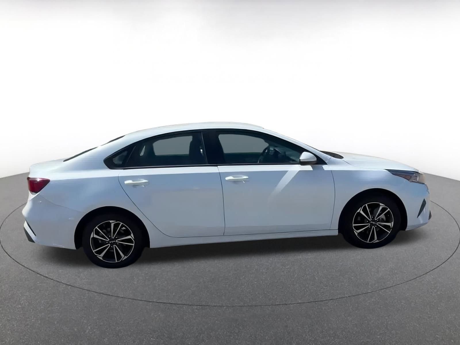 Thumbnail: 2024 Kia Forte - 16