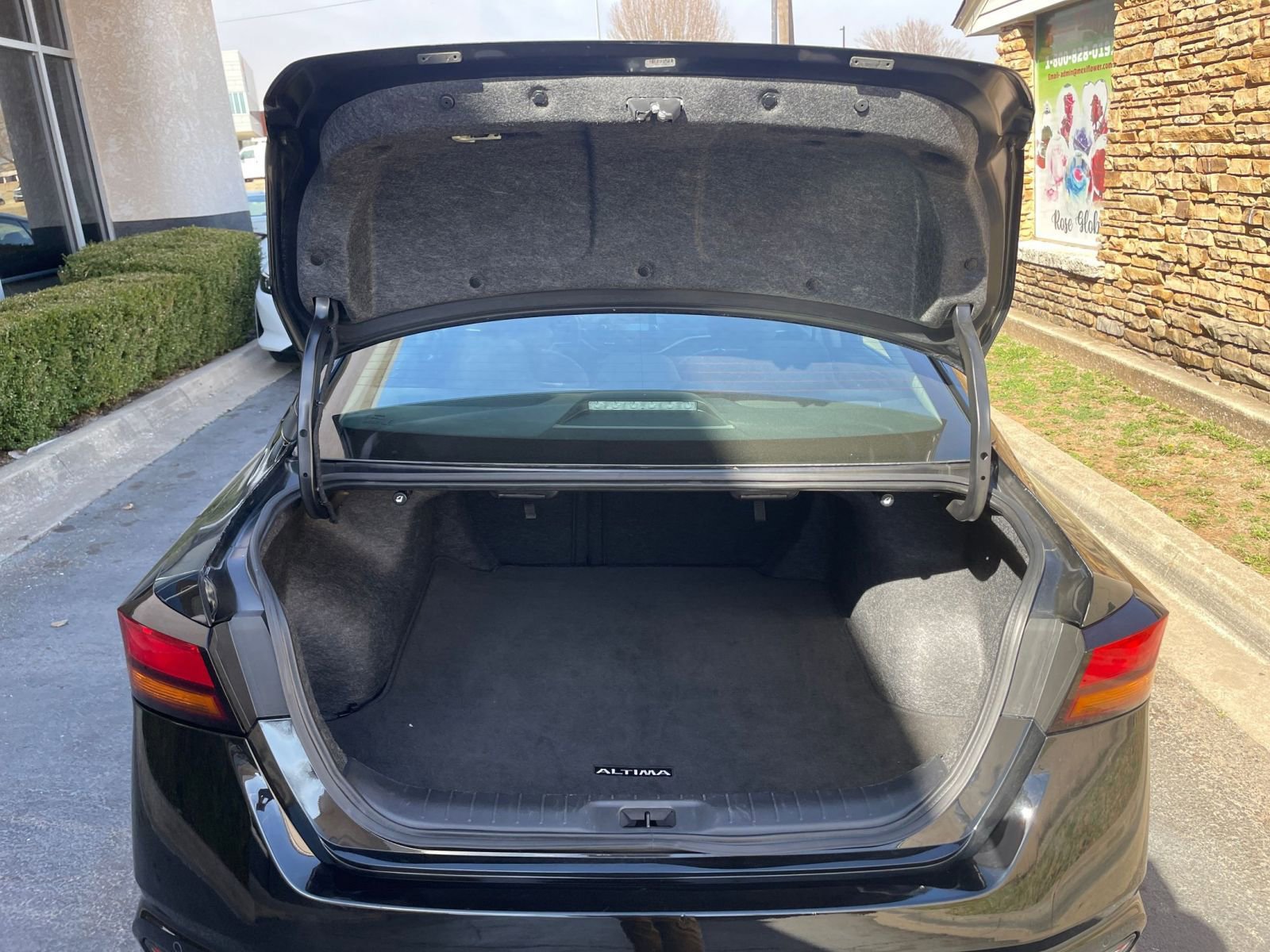 Thumbnail: 2025 Nissan Altima - 31