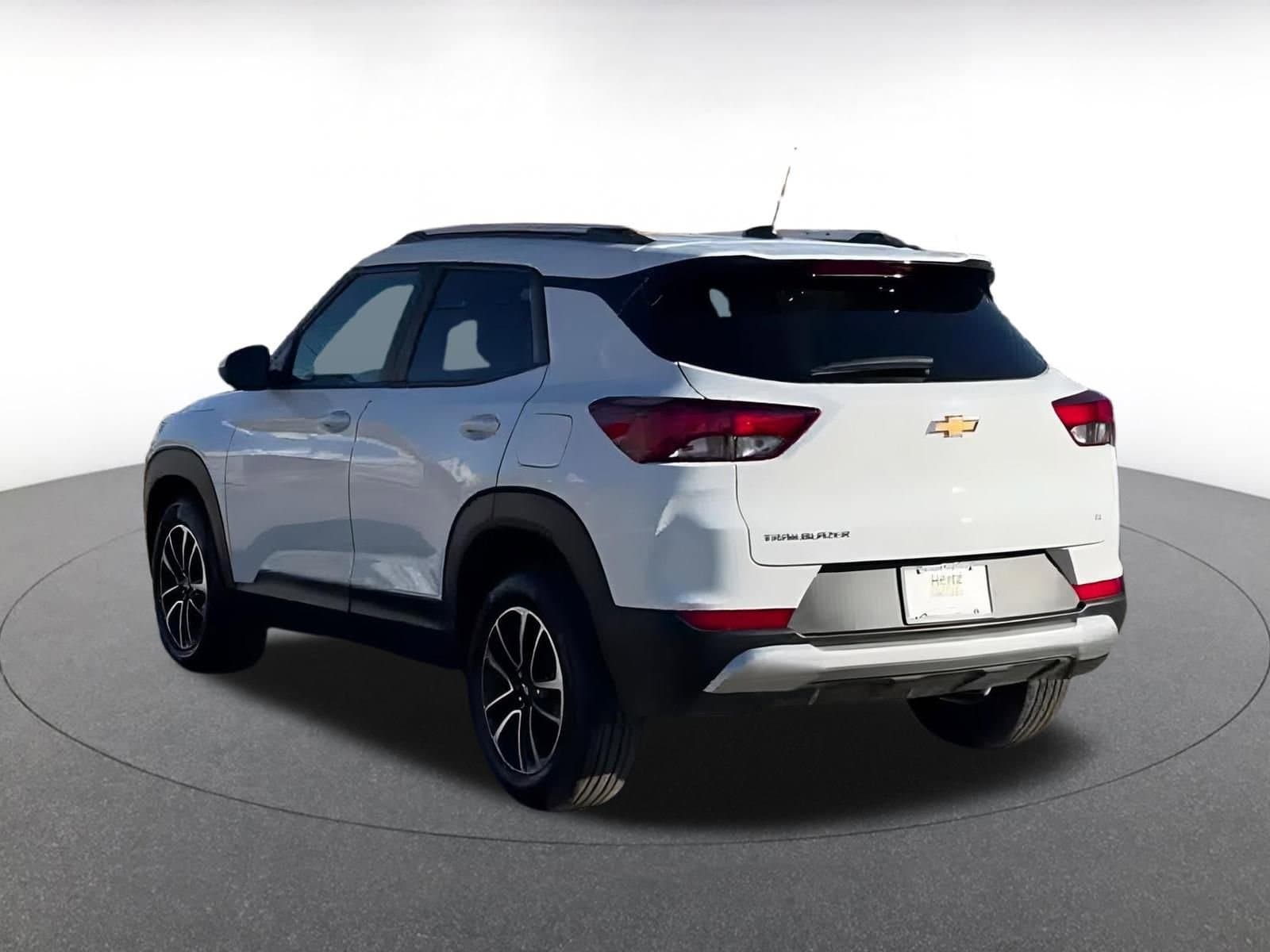 Thumbnail: 2025 Chevrolet TrailBlazer - 11